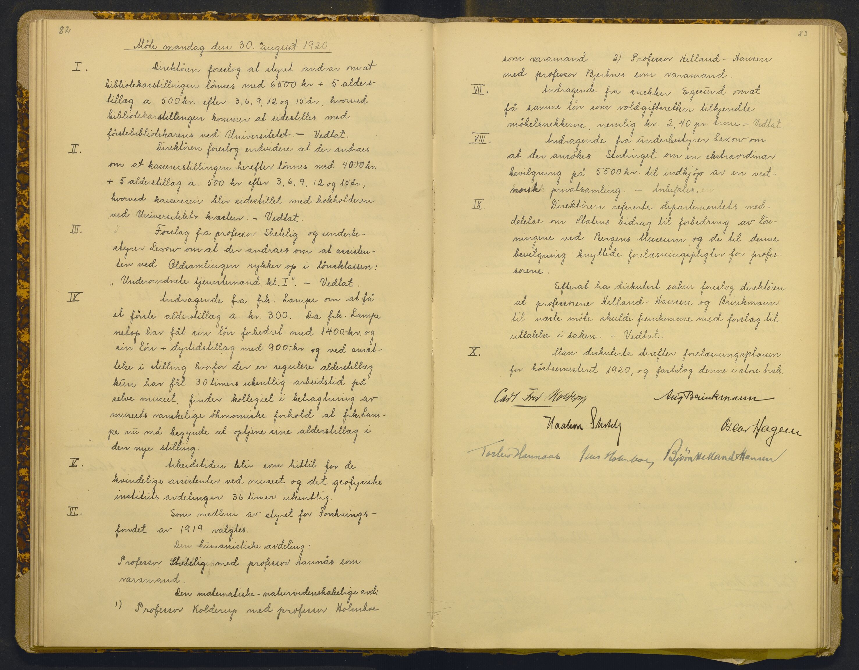 Bergens Museum, AV/SAB-A-17301/18/A/L0001: Bestyrerkollegiets forhandlingsprotokoll med register , 1907-1927, p. 82-83
