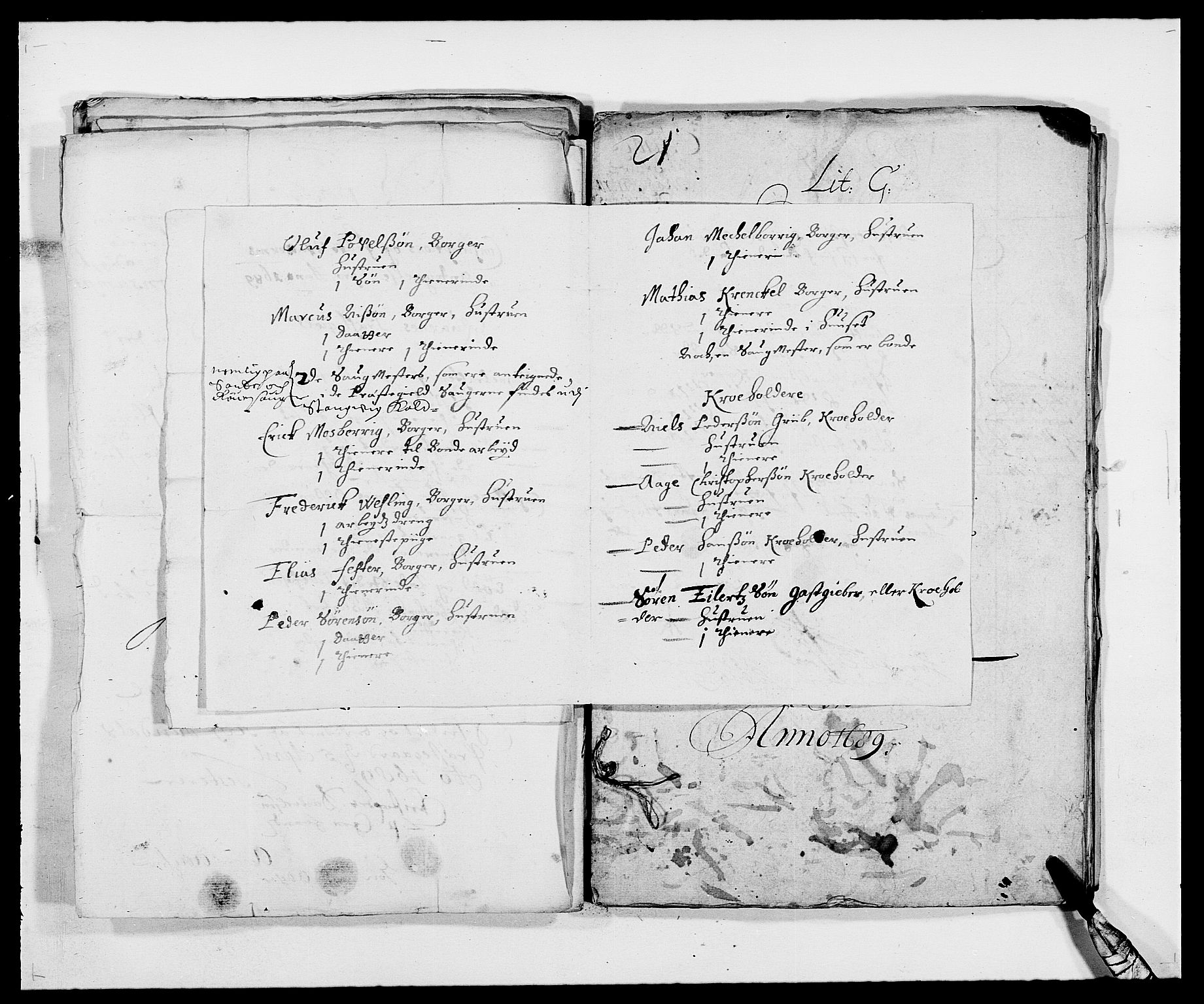 Rentekammeret inntil 1814, Reviderte regnskaper, Fogderegnskap, AV/RA-EA-4092/R56/L3733: Fogderegnskap Nordmøre, 1687-1689, p. 393