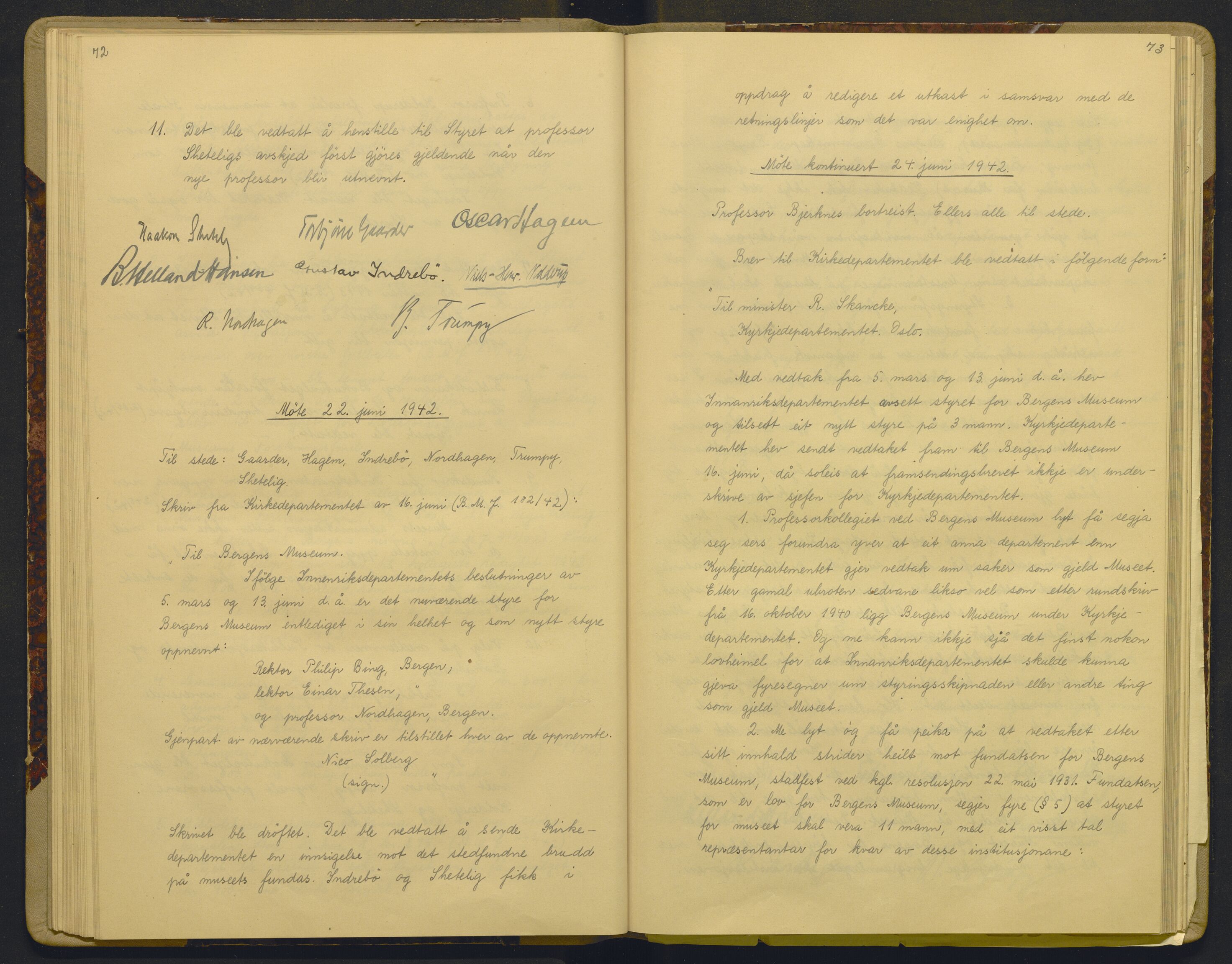 Bergens Museum, AV/SAB-A-17301/18/A/L0003: Professorkollegiets forhandlingsprotokoll med register , 1939-1944, p. 72-73