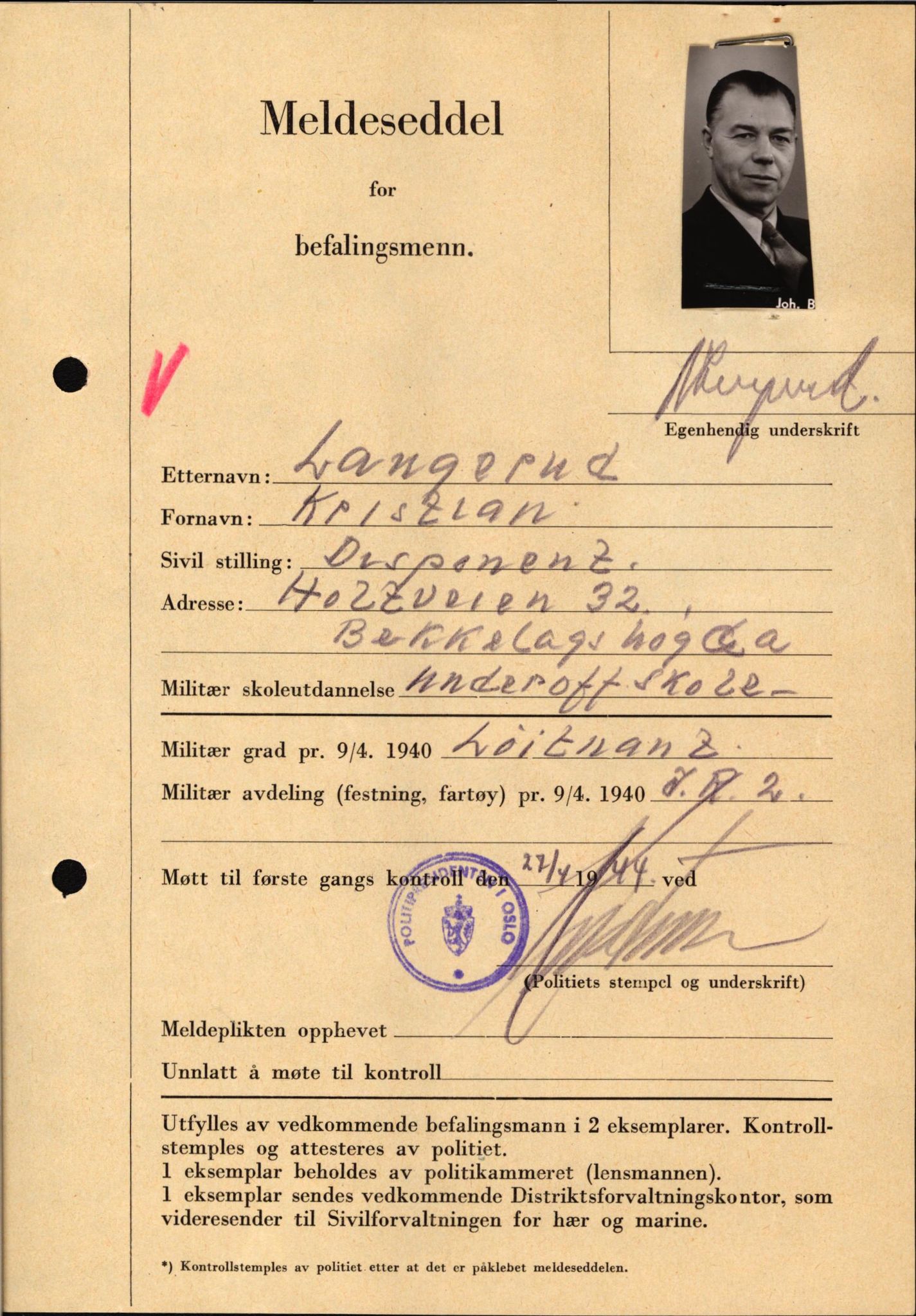 Forsvaret, Forsvarets krigshistoriske avdeling, AV/RA-RAFA-2017/Y/Yf/L0209: II-C-11-2121  -  Okkupasjonstiden.  Meldesedler for befal med foto og oppl. om militær grad 9. apr. 1940., 1944-1945, p. 14