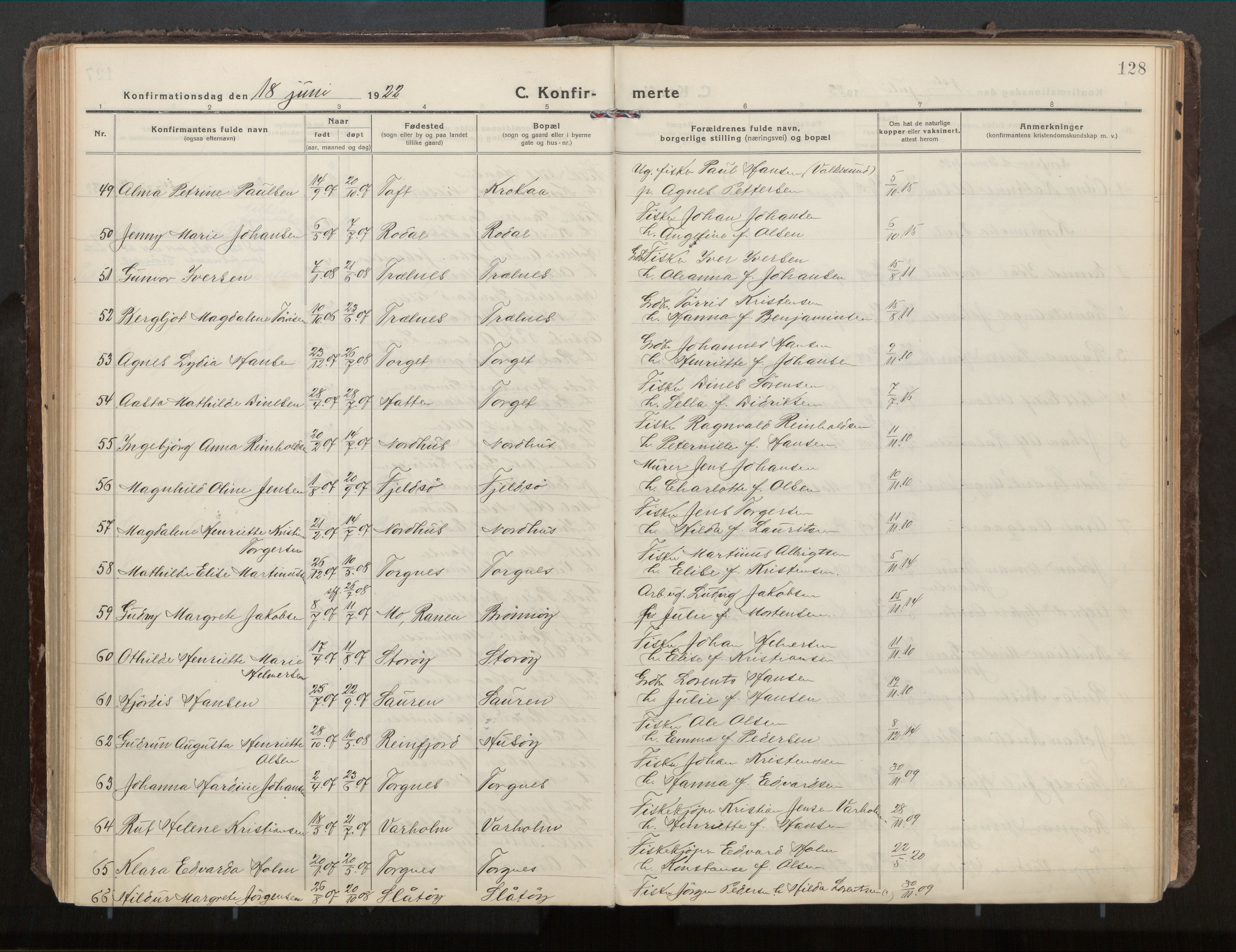 Ministerialprotokoller, klokkerbøker og fødselsregistre - Nordland, AV/SAT-A-1459/813/L0207a: Parish register (official) no. 813A18, 1919-1927, p. 128