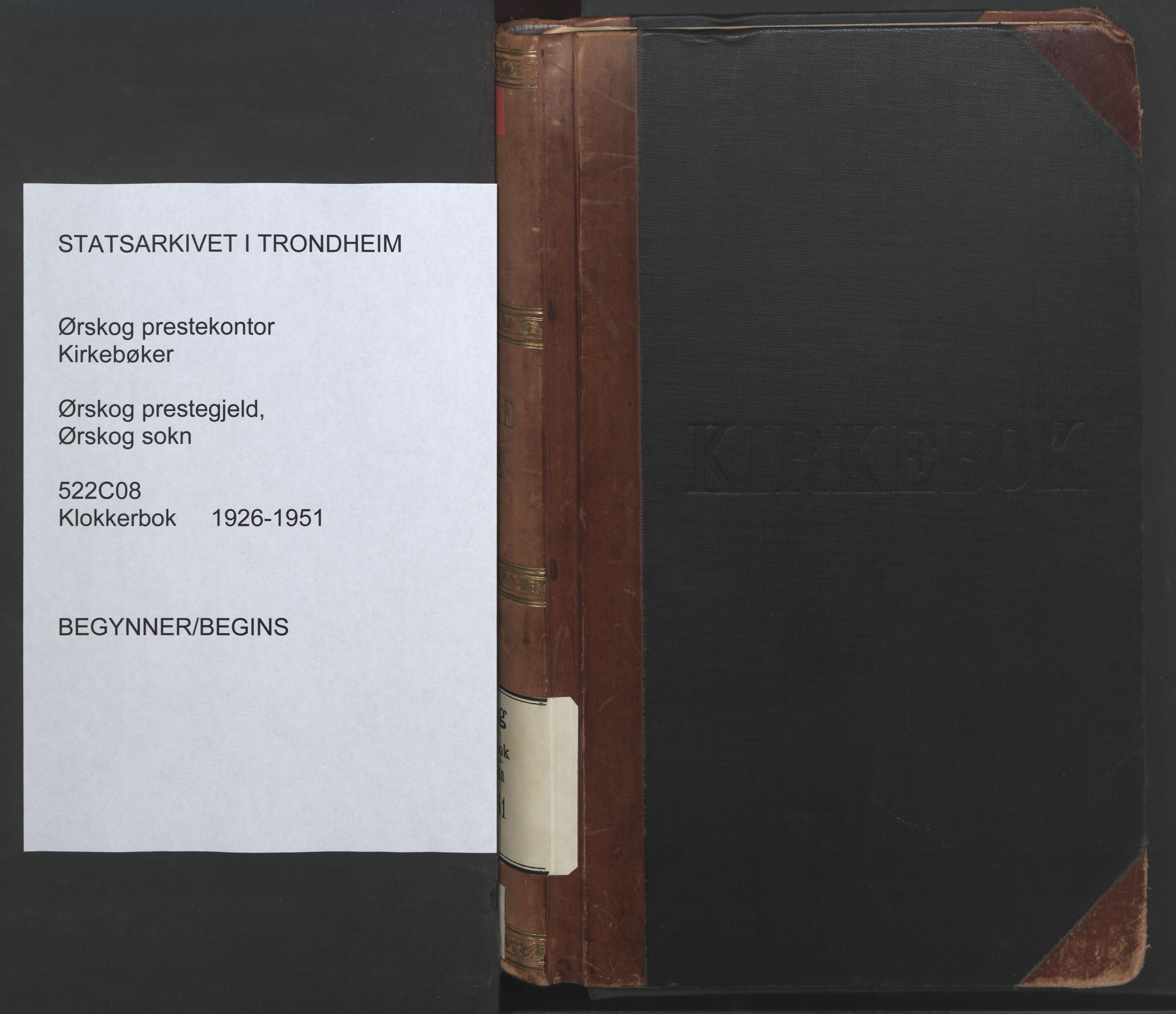 Ministerialprotokoller, klokkerbøker og fødselsregistre - Møre og Romsdal, SAT/A-1454/522/L0329: Parish register (copy) no. 522C08, 1926-1951