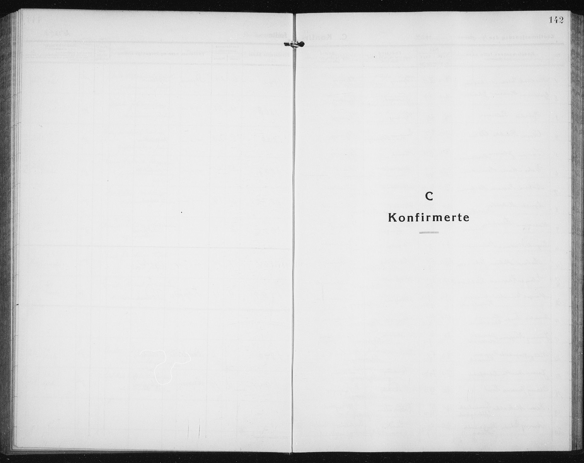 Skjervøy sokneprestkontor, AV/SATØ-S-1300/H/Ha/Hab/L0010klokker: Parish register (copy) no. 10, 1927-1941, p. 142