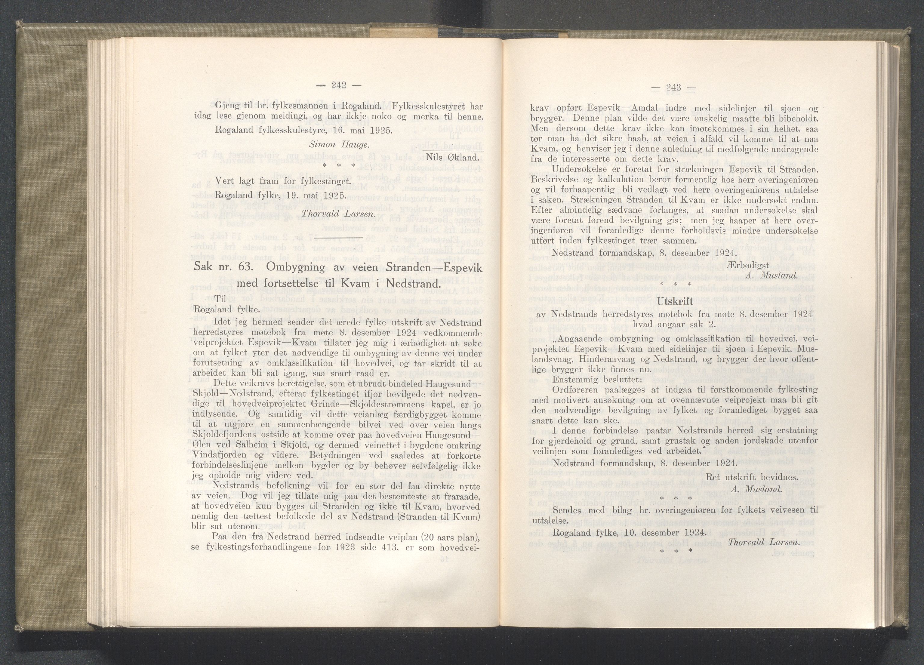 Rogaland fylkeskommune - Fylkesrådmannen , IKAR/A-900/A/Aa/Aaa/L0044: Møtebok , 1925, p. 242-243