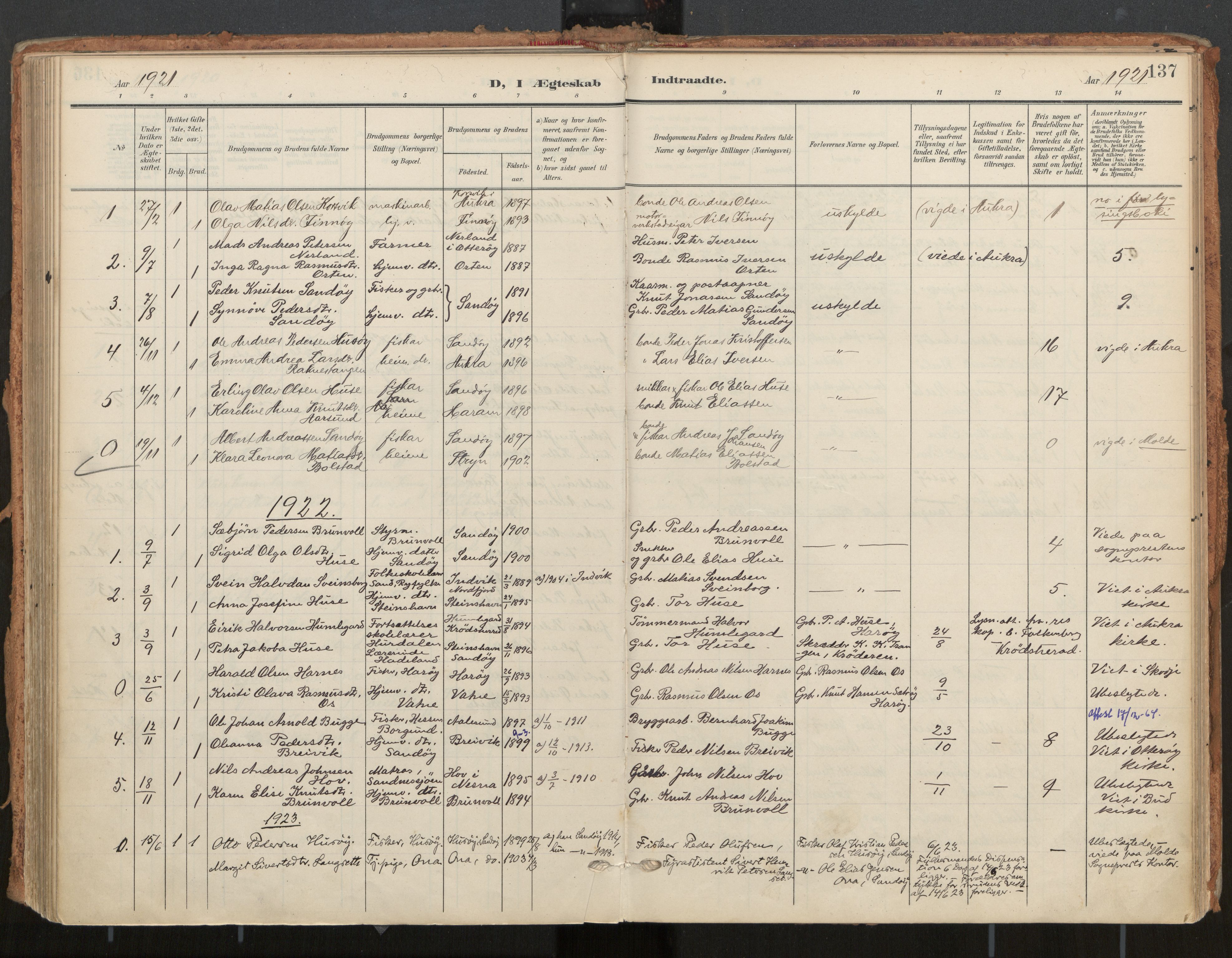 Ministerialprotokoller, klokkerbøker og fødselsregistre - Møre og Romsdal, AV/SAT-A-1454/561/L0730: Parish register (official) no. 561A04, 1901-1929, p. 137