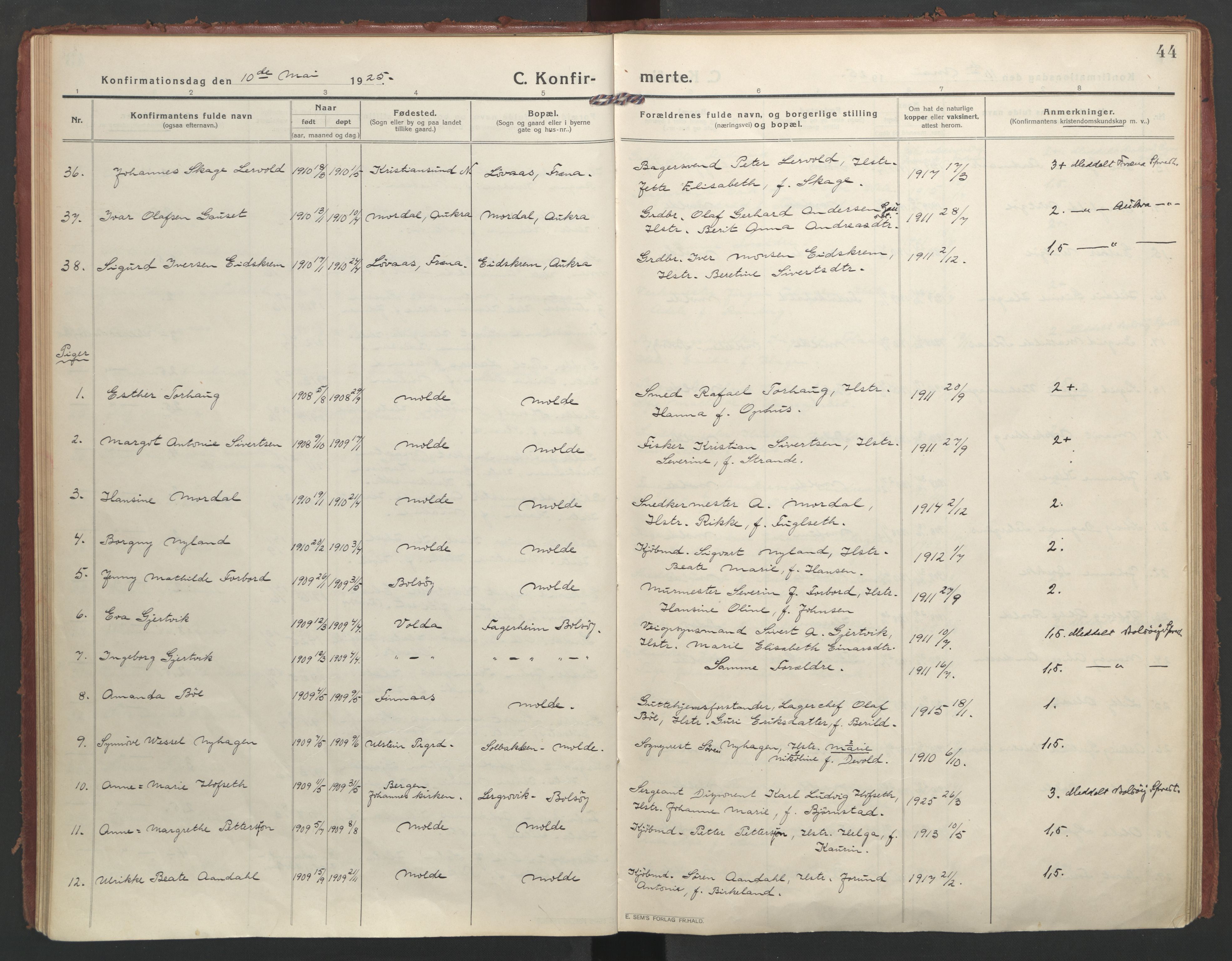 Ministerialprotokoller, klokkerbøker og fødselsregistre - Møre og Romsdal, AV/SAT-A-1454/558/L0695: Parish register (official) no. 558A09, 1915-1942, p. 44