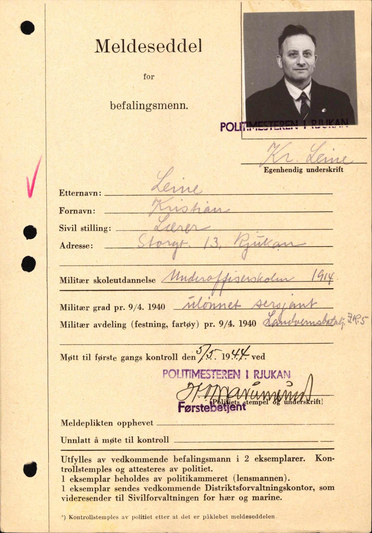 Forsvaret, Forsvarets krigshistoriske avdeling, AV/RA-RAFA-2017/Y/Yf/L0209: II-C-11-2121  -  Okkupasjonstiden.  Meldesedler for befal med foto og oppl. om militær grad 9. apr. 1940., 1944-1945, p. 54