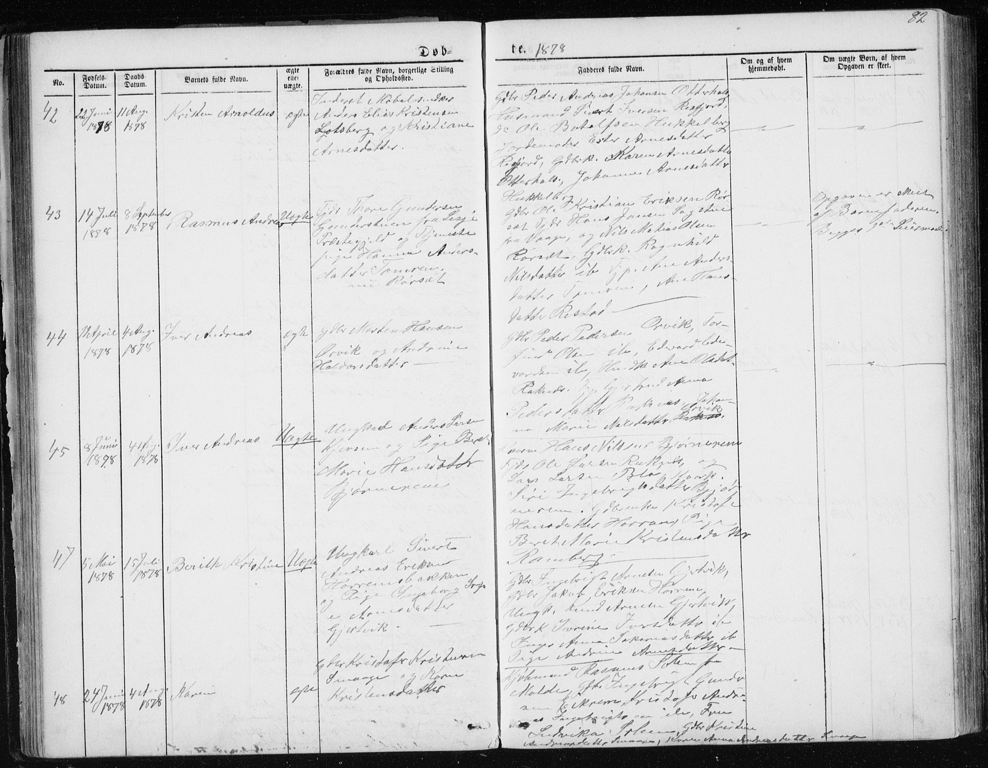 Ministerialprotokoller, klokkerbøker og fødselsregistre - Møre og Romsdal, AV/SAT-A-1454/560/L0724: Parish register (copy) no. 560C01, 1867-1892, p. 82