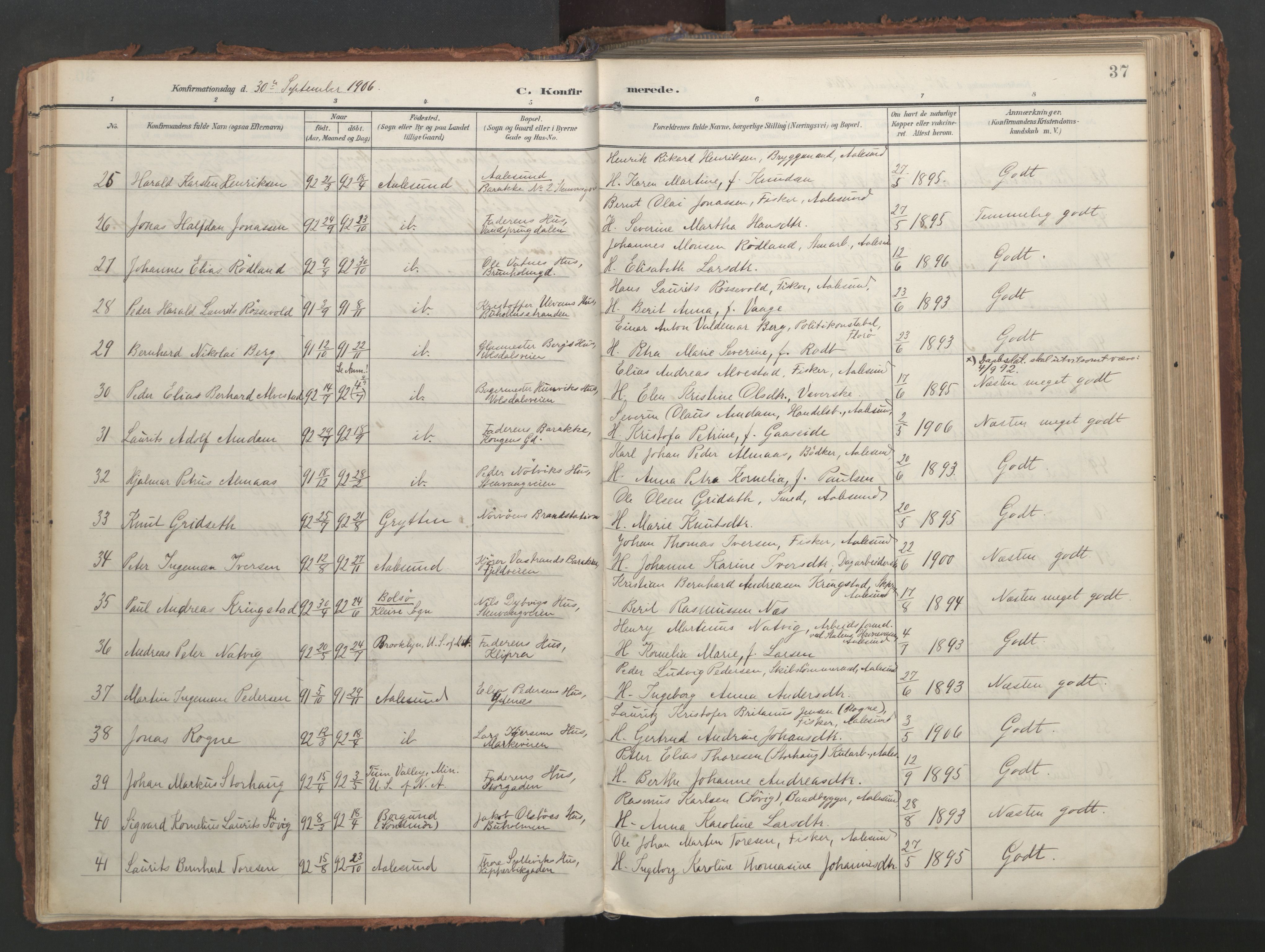 Ministerialprotokoller, klokkerbøker og fødselsregistre - Møre og Romsdal, SAT/A-1454/529/L0459: Parish register (official) no. 529A09, 1904-1917, p. 37
