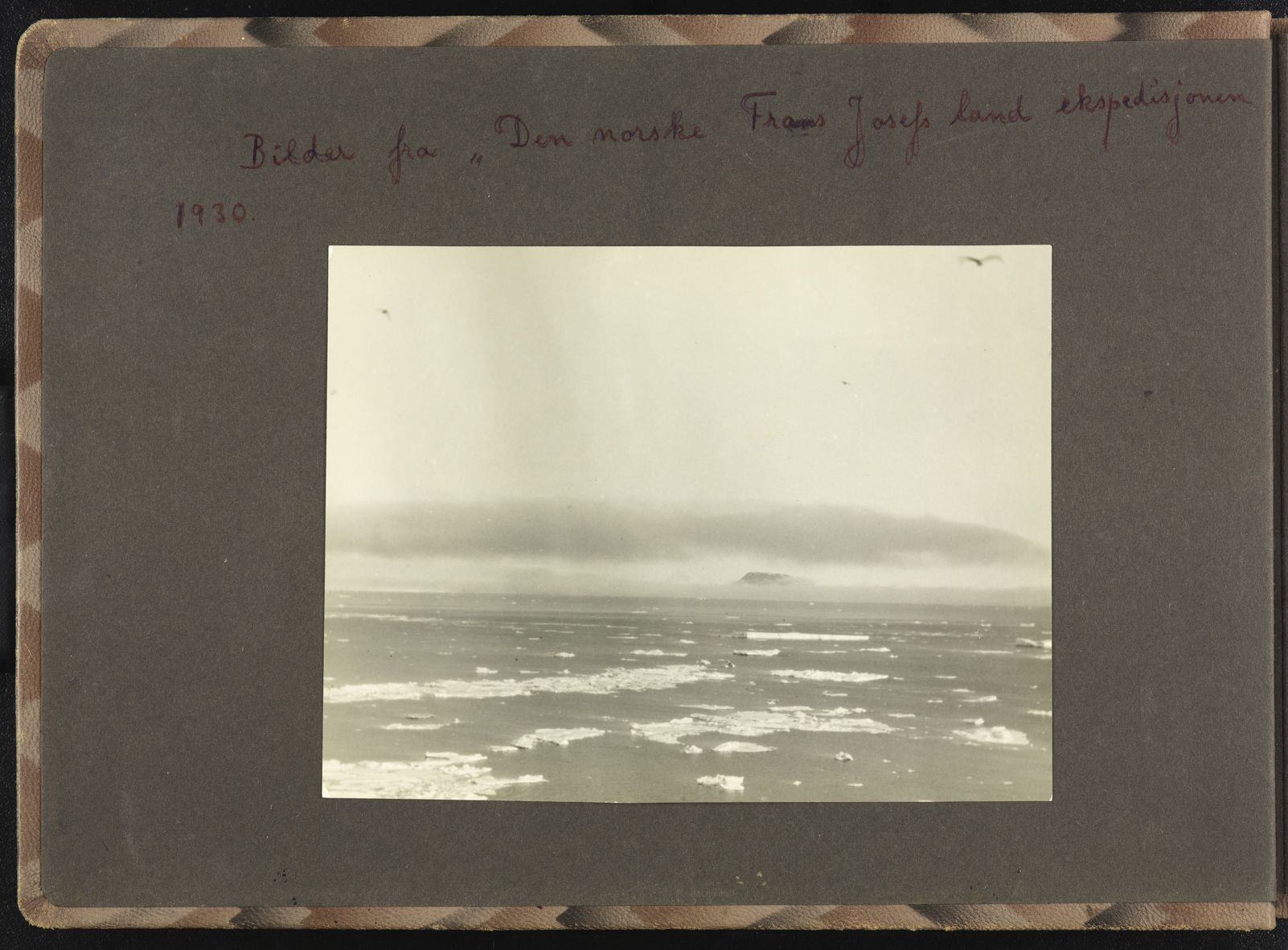 Sørensen, Adolf, AAKS/PA-2238/U/L0002: Fotoalbum fra Bratvaag-ekspedisjonen, 1930, p. 1