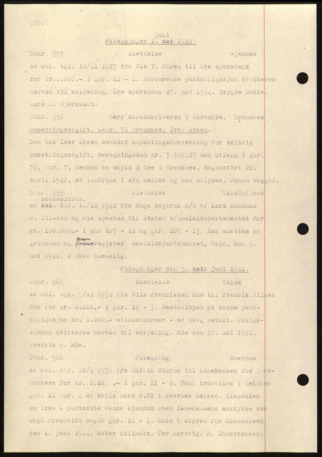 Nordmøre sorenskriveri, AV/SAT-A-4132/1/2/2Ca: Mortgage book no. C81, 1940-1945, Diary no: : 957/1944