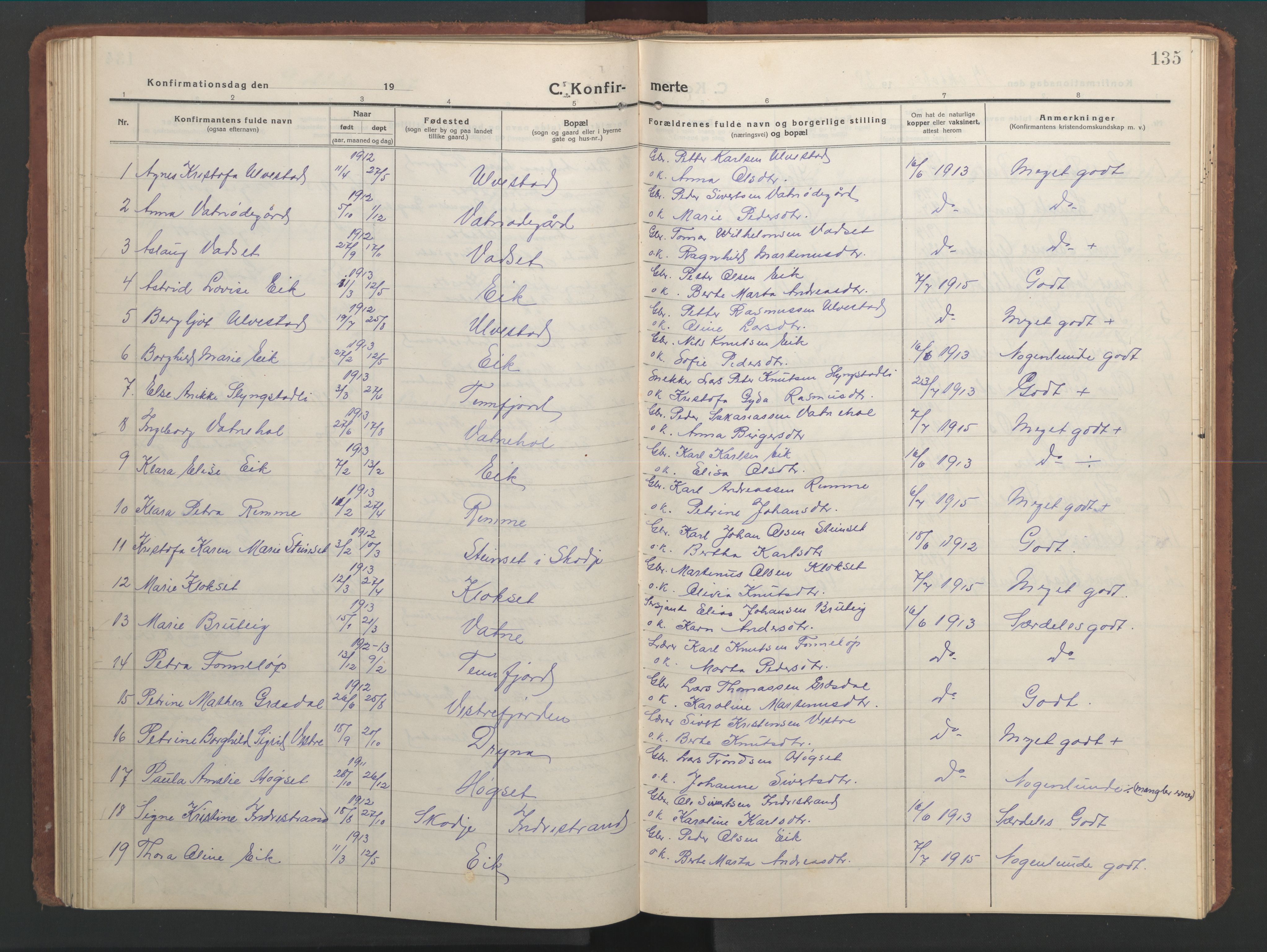 Ministerialprotokoller, klokkerbøker og fødselsregistre - Møre og Romsdal, AV/SAT-A-1454/525/L0378: Parish register (copy) no. 525C04, 1915-1947, p. 135