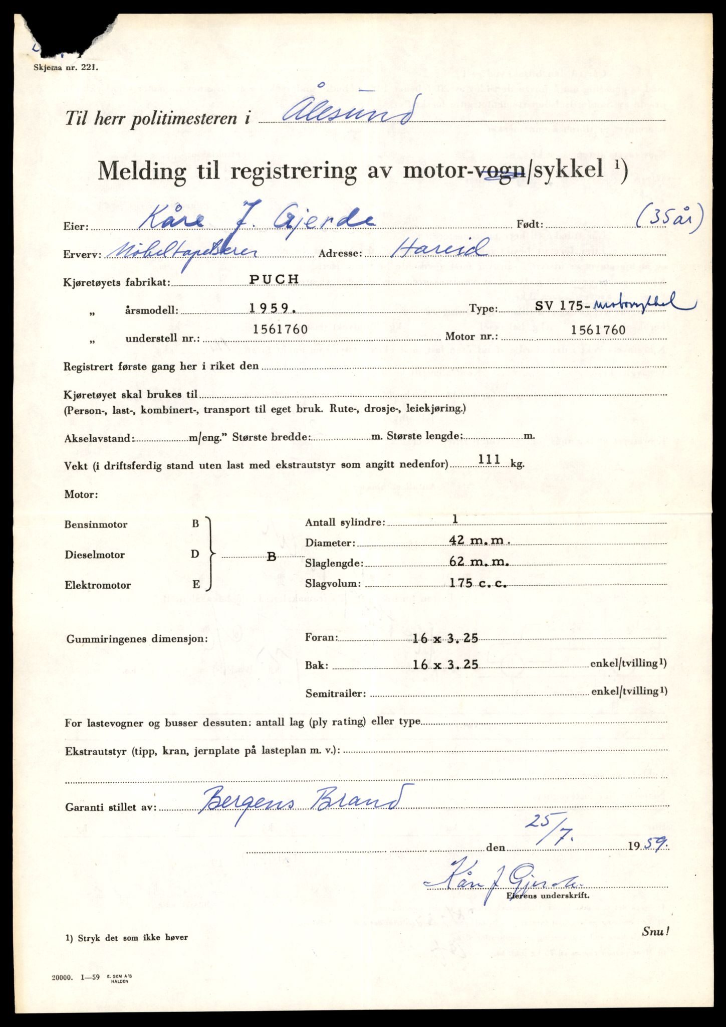 Møre og Romsdal vegkontor - Ålesund trafikkstasjon, AV/SAT-A-4099/F/Fe/L0041: Registreringskort for kjøretøy T 13710 - T 13905, 1927-1998, p. 1749