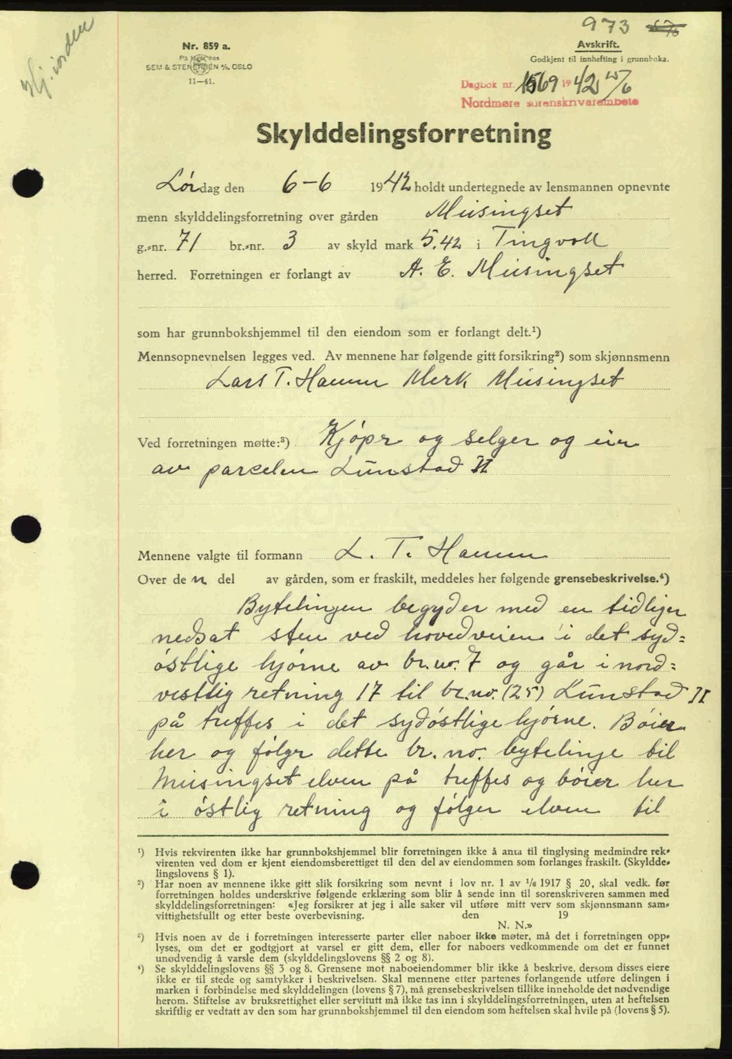 Nordmøre sorenskriveri, AV/SAT-A-4132/1/2/2Ca: Mortgage book no. A92, 1942-1942, Diary no: : 1569/1942