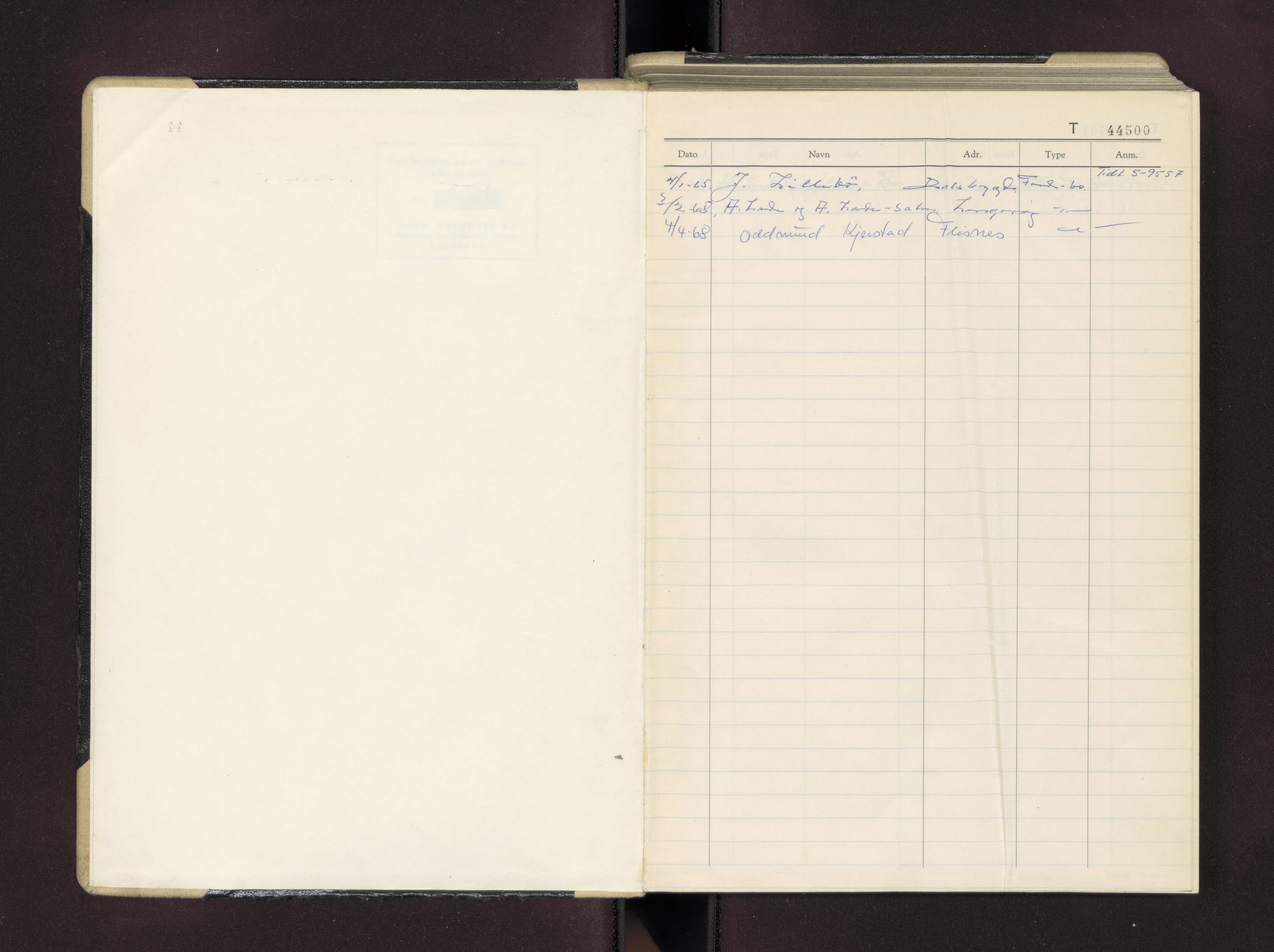Møre og Romsdal vegkontor - Ålesund trafikkstasjon, AV/SAT-A-4099/F/Fc/L0042: Bilregister; T 44500 - T 44999, 1960-1970
