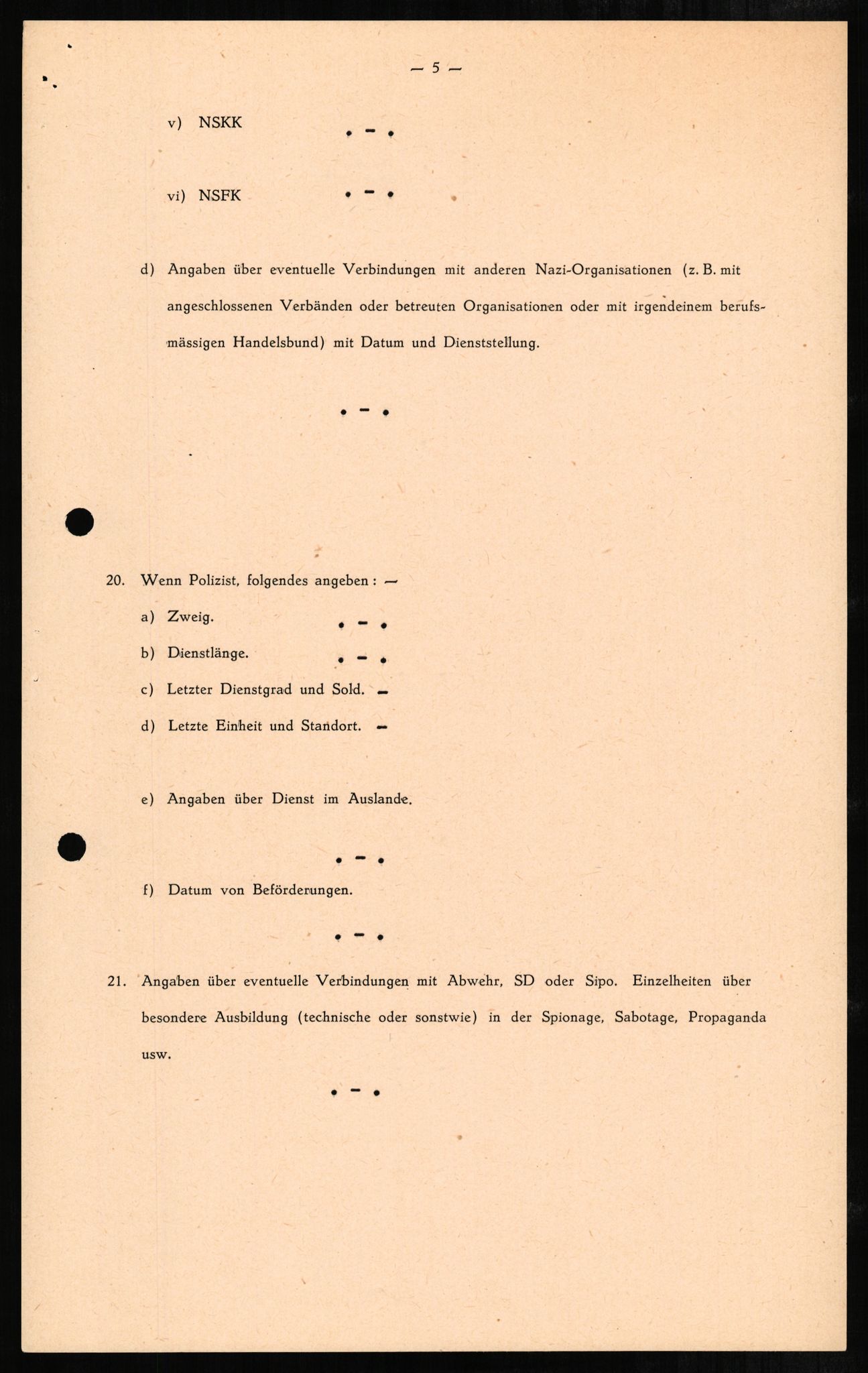 Forsvaret, Forsvarets overkommando II, AV/RA-RAFA-3915/D/Db/L0001: CI Questionaires. Tyske okkupasjonsstyrker i Norge. Tyskere., 1945-1946, p. 251