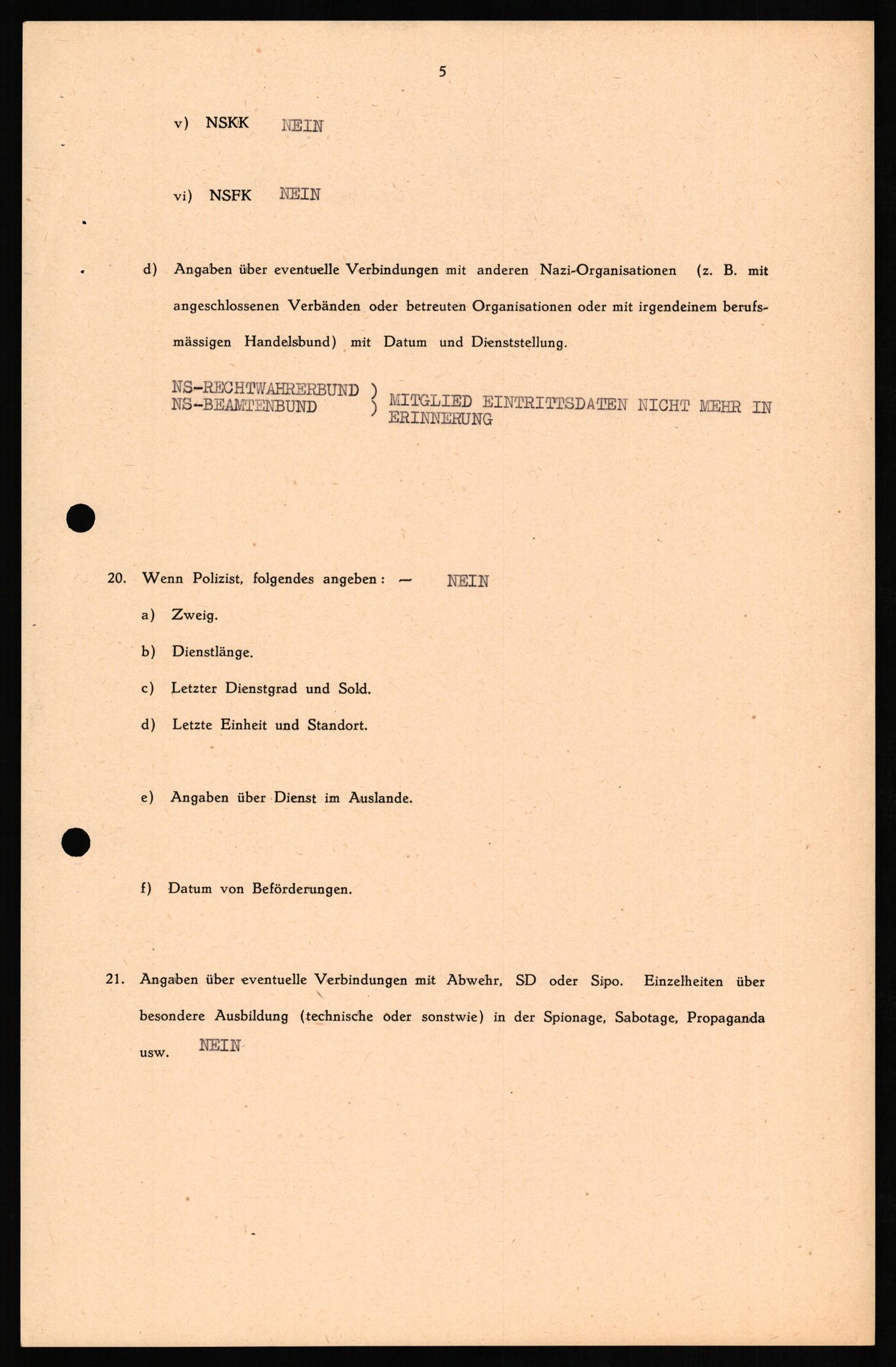 Forsvaret, Forsvarets overkommando II, AV/RA-RAFA-3915/D/Db/L0017: CI Questionaires. Tyske okkupasjonsstyrker i Norge. Tyskere., 1945-1946, p. 451