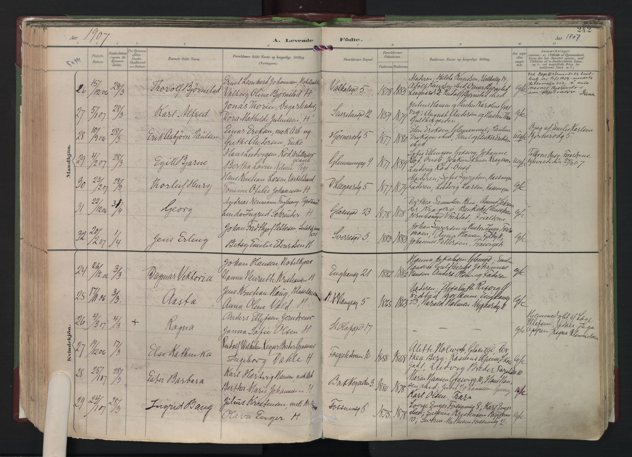 Fredrikstad domkirkes prestekontor Kirkebøker, AV/SAO-A-10906/F/Fa/L0006: Parish register (official) no. I 6, 1894-1914, p. 242