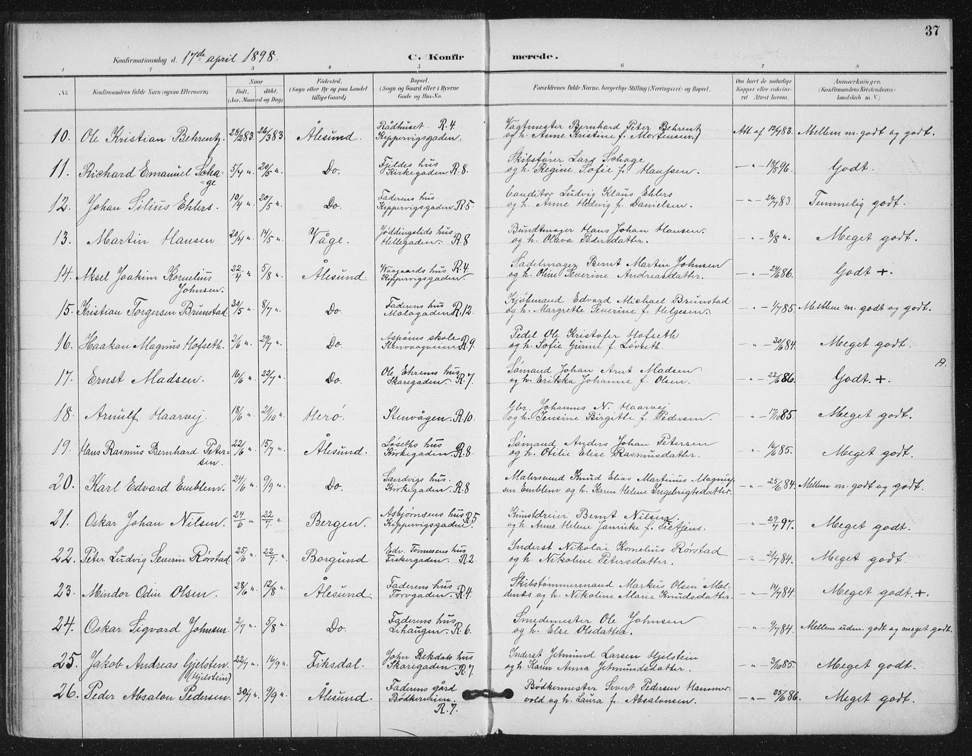 Ministerialprotokoller, klokkerbøker og fødselsregistre - Møre og Romsdal, AV/SAT-A-1454/529/L0457: Parish register (official) no. 529A07, 1894-1903, p. 37