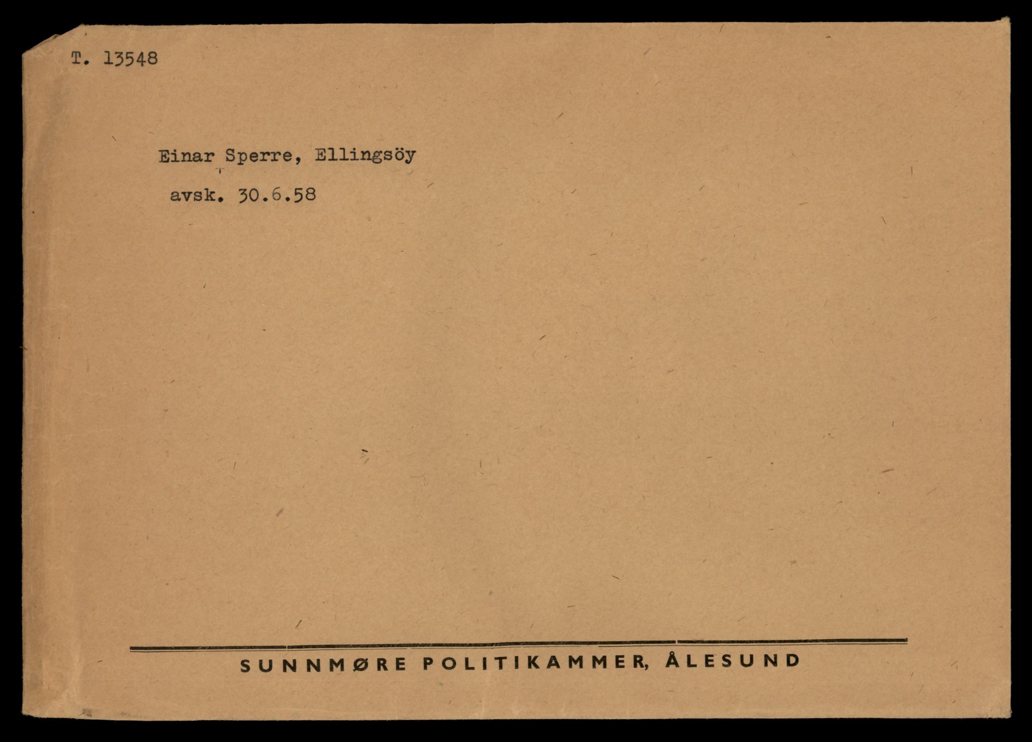 Møre og Romsdal vegkontor - Ålesund trafikkstasjon, AV/SAT-A-4099/F/Fe/L0040: Registreringskort for kjøretøy T 13531 - T 13709, 1927-1998, p. 345