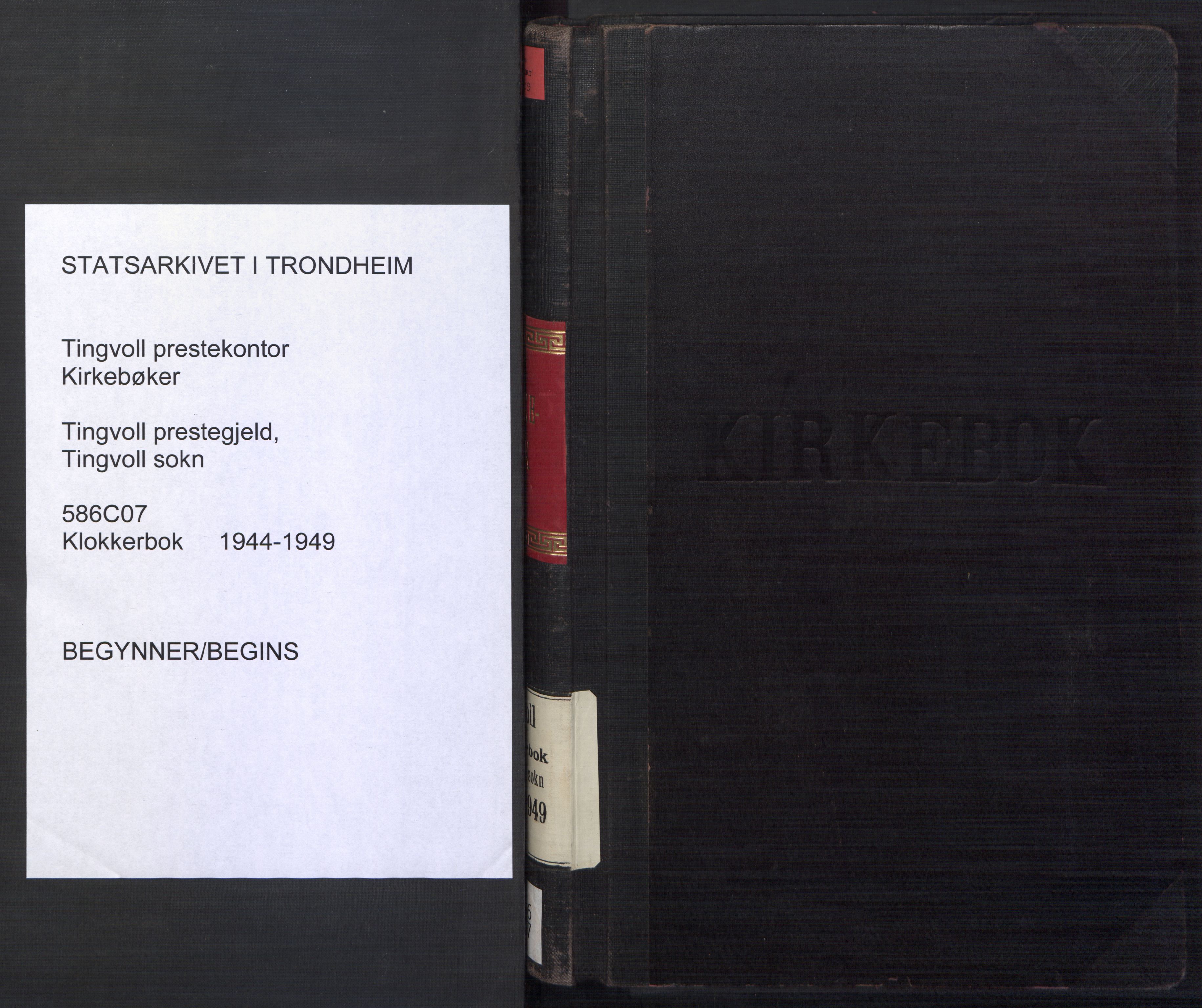 Ministerialprotokoller, klokkerbøker og fødselsregistre - Møre og Romsdal, SAT/A-1454/586/L0996: Parish register (copy) no. 586C07, 1944-1949