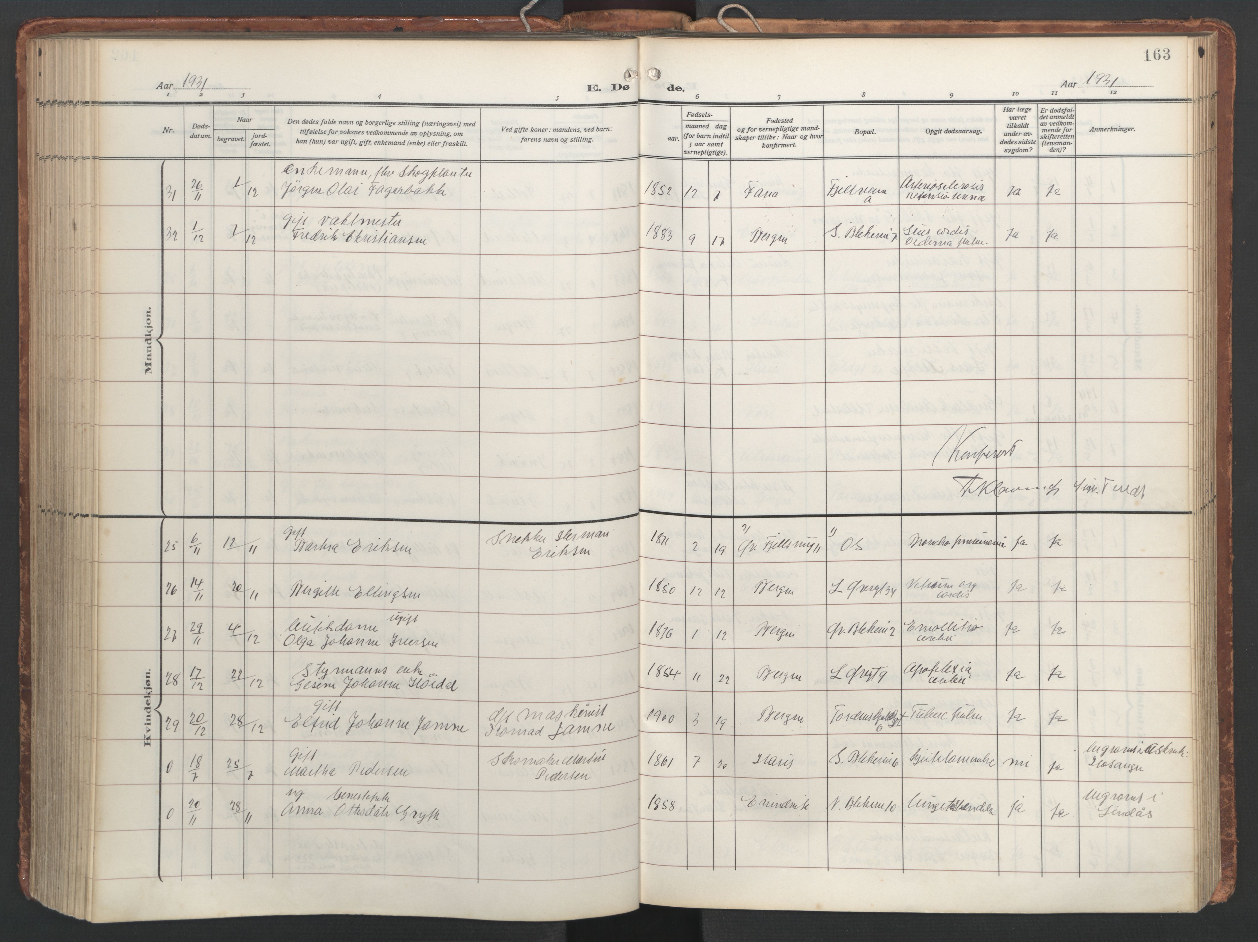 Korskirken sokneprestembete, AV/SAB-A-76101/H/Hab: Parish register (copy) no. E 5, 1910-1956, p. 162b-163a