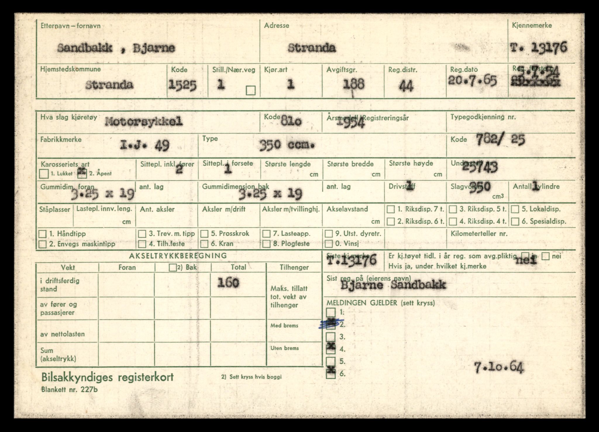 Møre og Romsdal vegkontor - Ålesund trafikkstasjon, AV/SAT-A-4099/F/Fe/L0037: Registreringskort for kjøretøy T 13031 - T 13179, 1927-1998, p. 2806