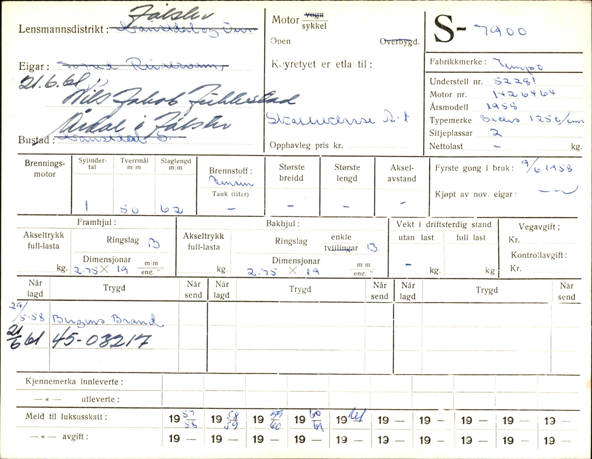 Statens vegvesen, Sogn og Fjordane vegkontor, SAB/A-5301/4/F/L0005: Registerkort utmeldte Fjordane S7900-8299, 1930-1961, p. 2