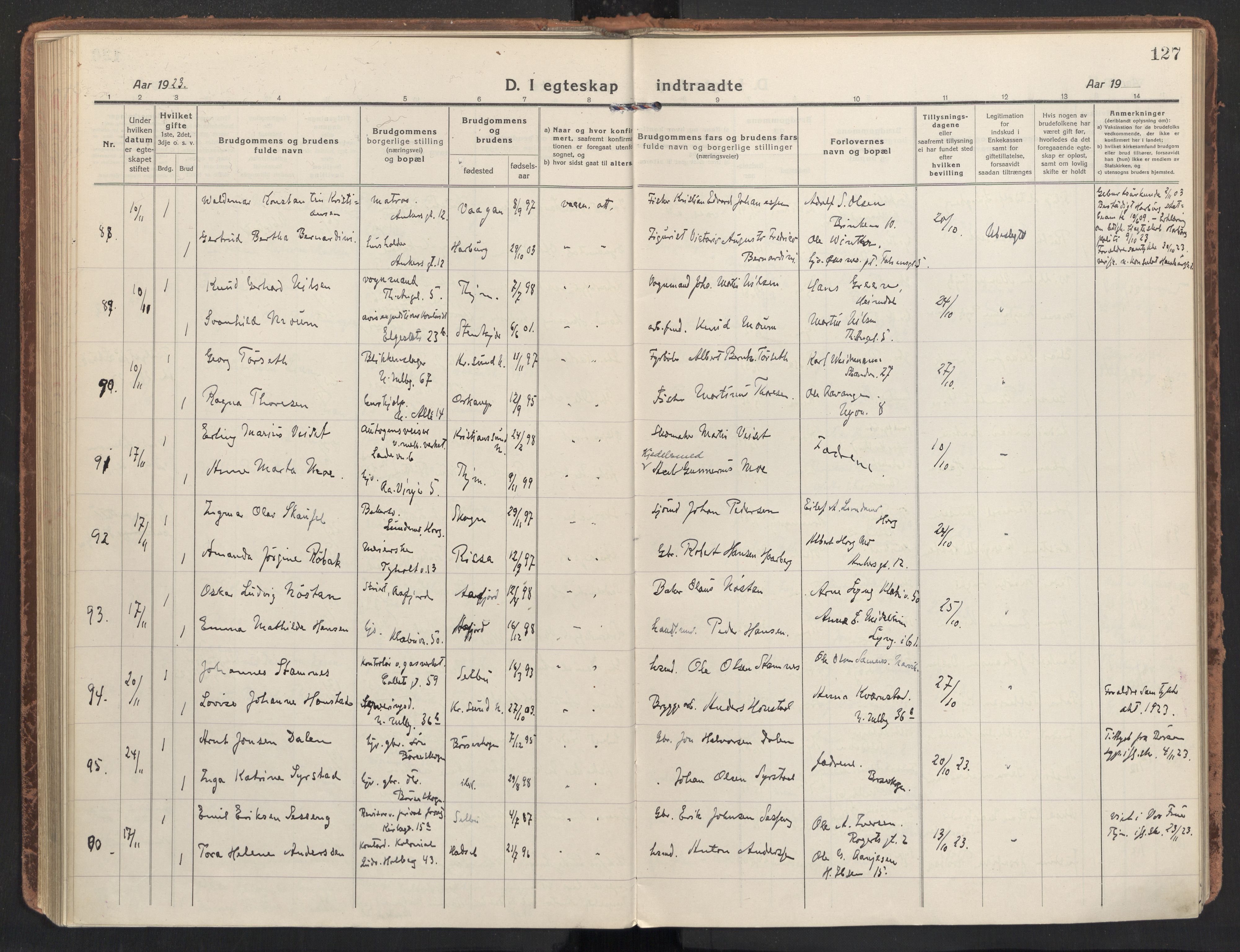 Ministerialprotokoller, klokkerbøker og fødselsregistre - Sør-Trøndelag, AV/SAT-A-1456/604/L0206: Parish register (official) no. 604A26, 1917-1931, p. 127