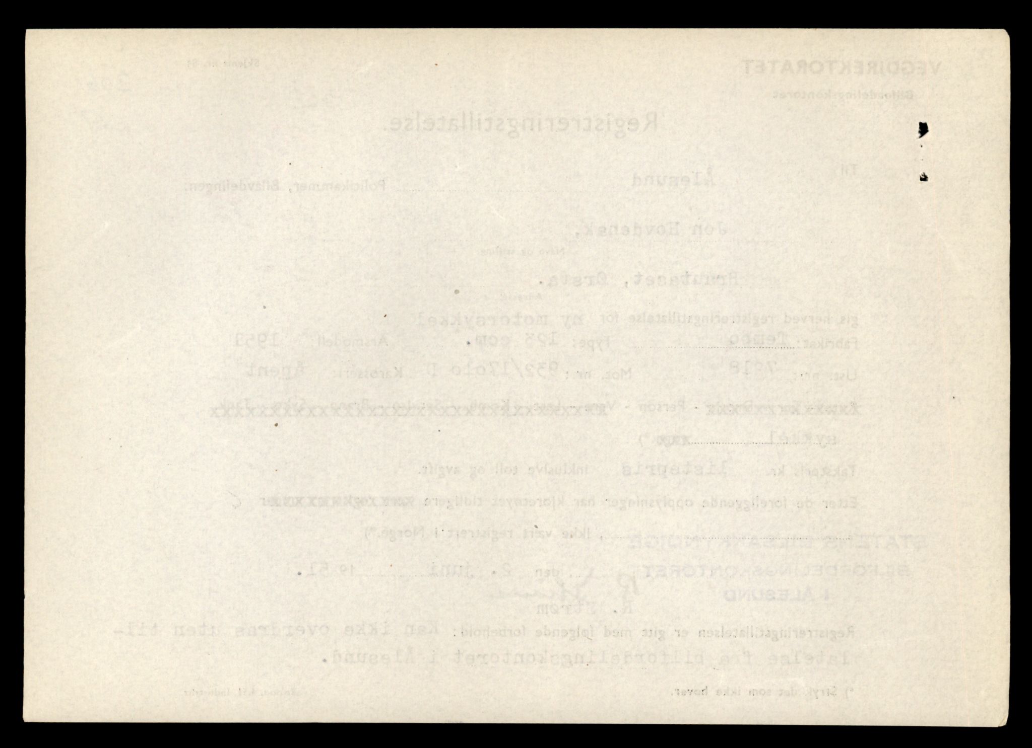 Møre og Romsdal vegkontor - Ålesund trafikkstasjon, AV/SAT-A-4099/F/Fe/L0040: Registreringskort for kjøretøy T 13531 - T 13709, 1927-1998, p. 2508