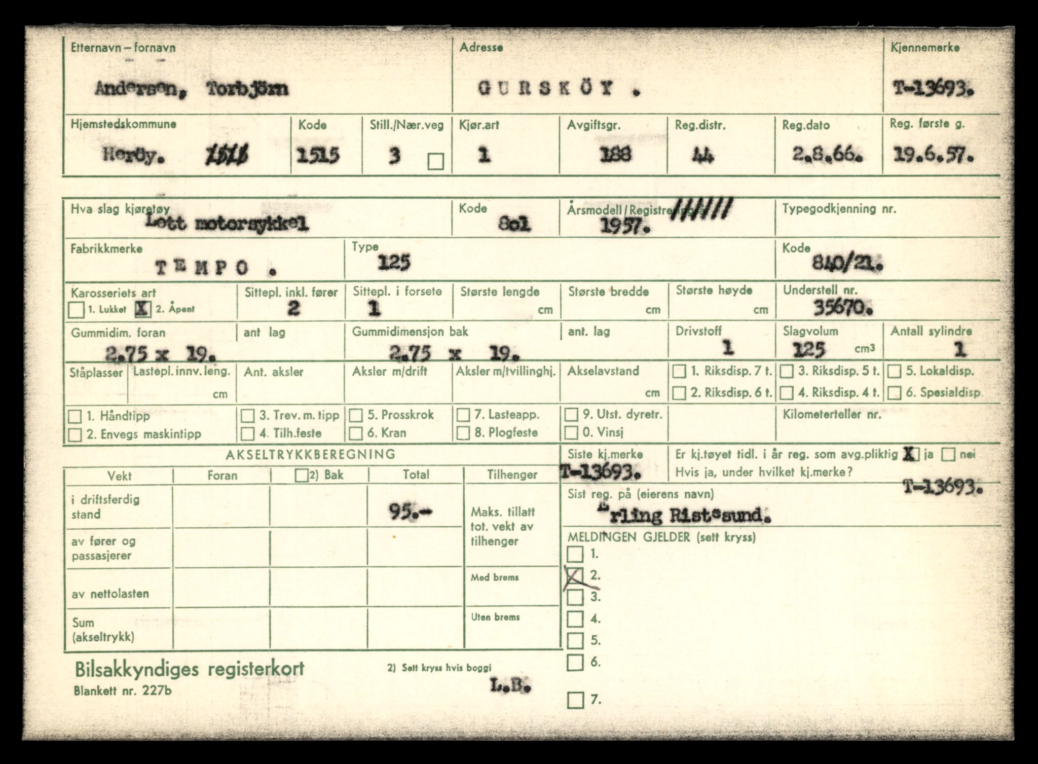 Møre og Romsdal vegkontor - Ålesund trafikkstasjon, AV/SAT-A-4099/F/Fe/L0040: Registreringskort for kjøretøy T 13531 - T 13709, 1927-1998, p. 2783