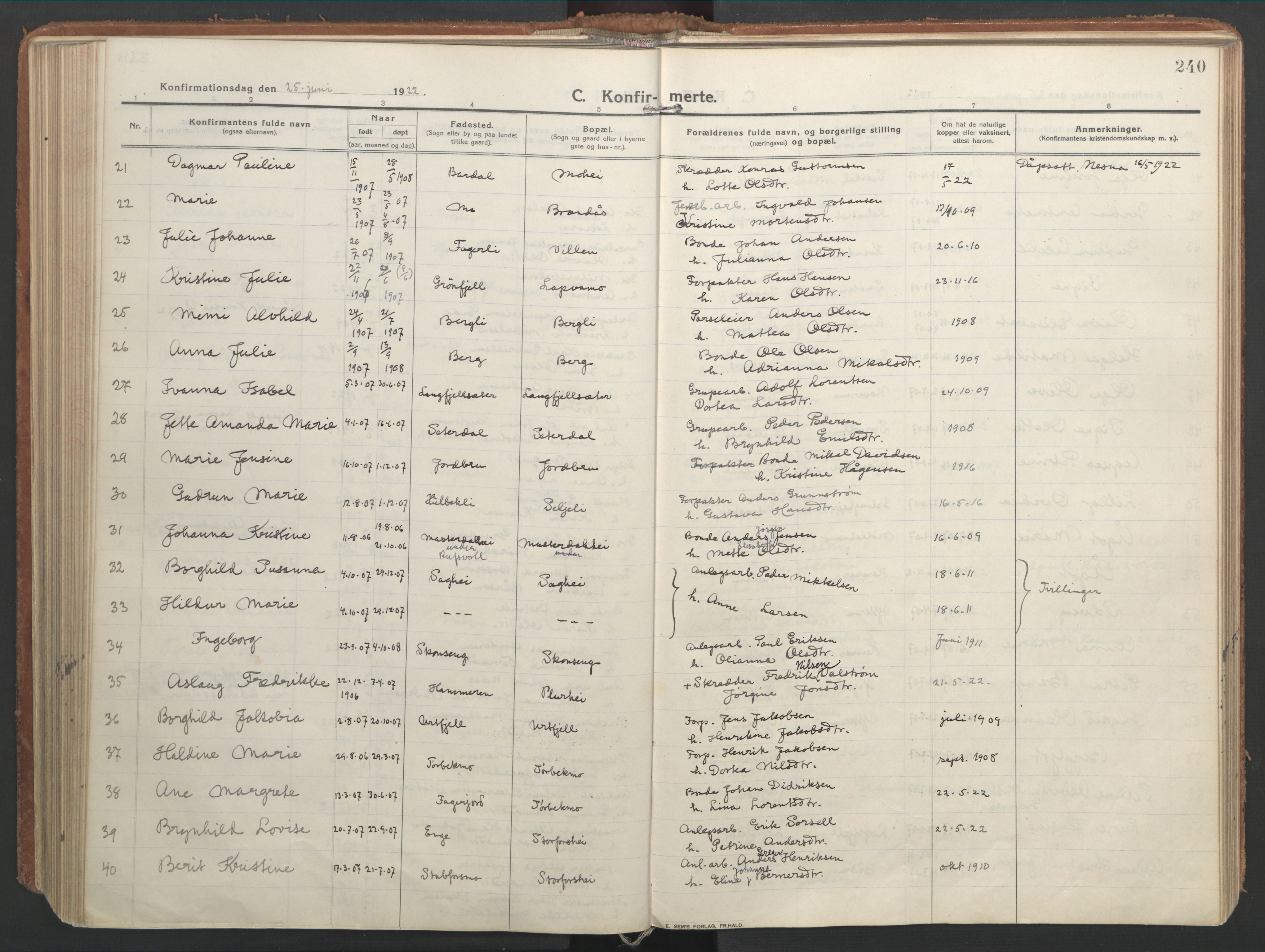 Ministerialprotokoller, klokkerbøker og fødselsregistre - Nordland, AV/SAT-A-1459/827/L0404: Parish register (official) no. 827A16, 1912-1925, p. 240