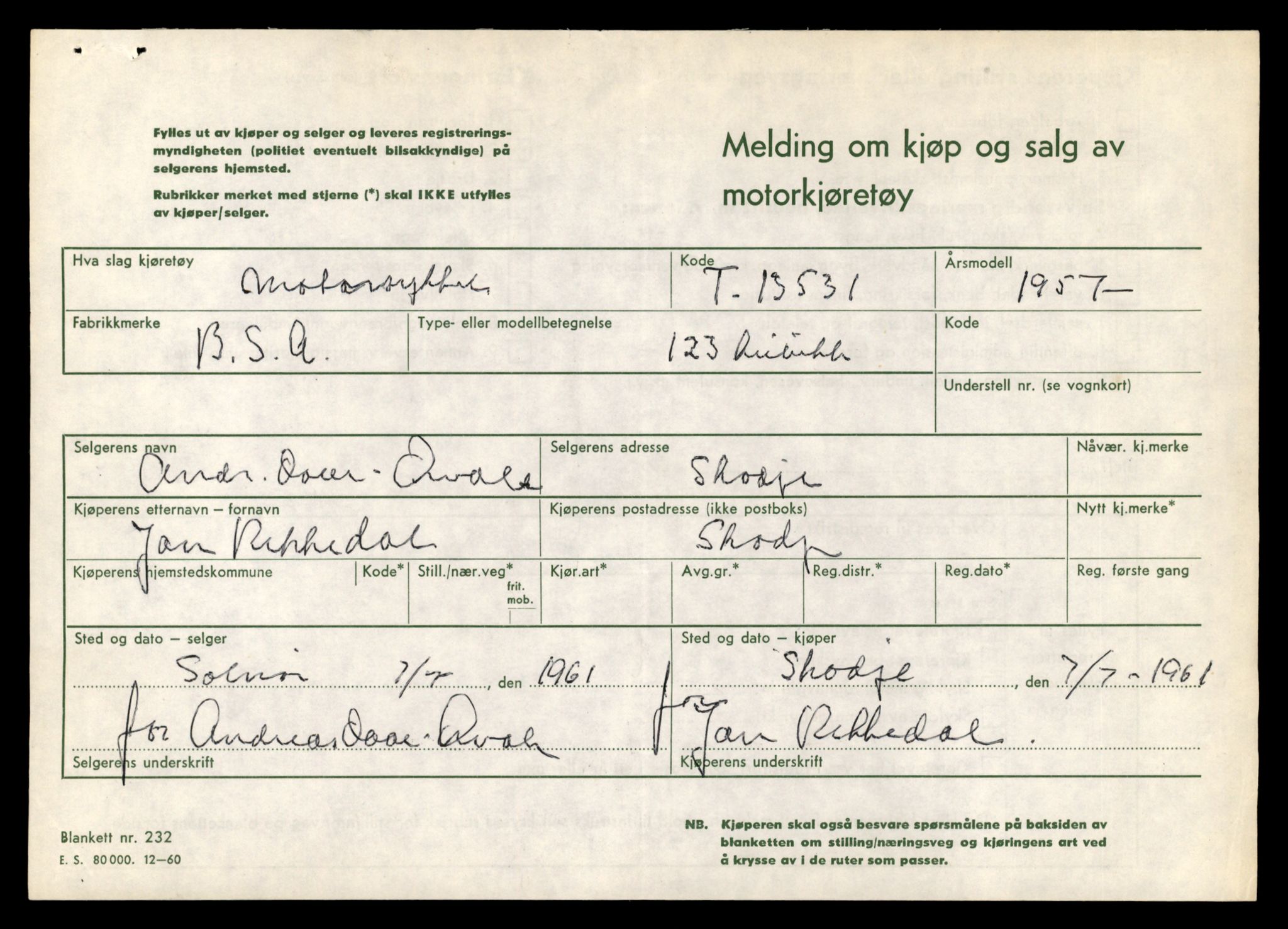 Møre og Romsdal vegkontor - Ålesund trafikkstasjon, SAT/A-4099/F/Fe/L0040: Registreringskort for kjøretøy T 13531 - T 13709, 1927-1998, p. 15