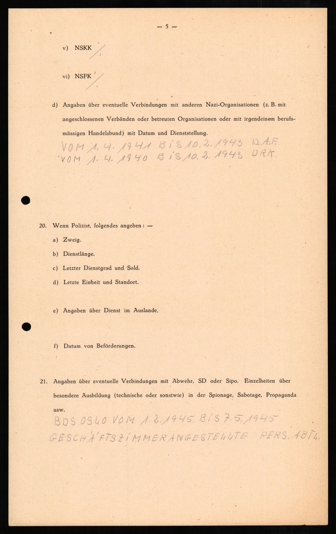 Forsvaret, Forsvarets overkommando II, AV/RA-RAFA-3915/D/Db/L0009: CI Questionaires. Tyske okkupasjonsstyrker i Norge. Tyskere., 1945-1946, p. 129