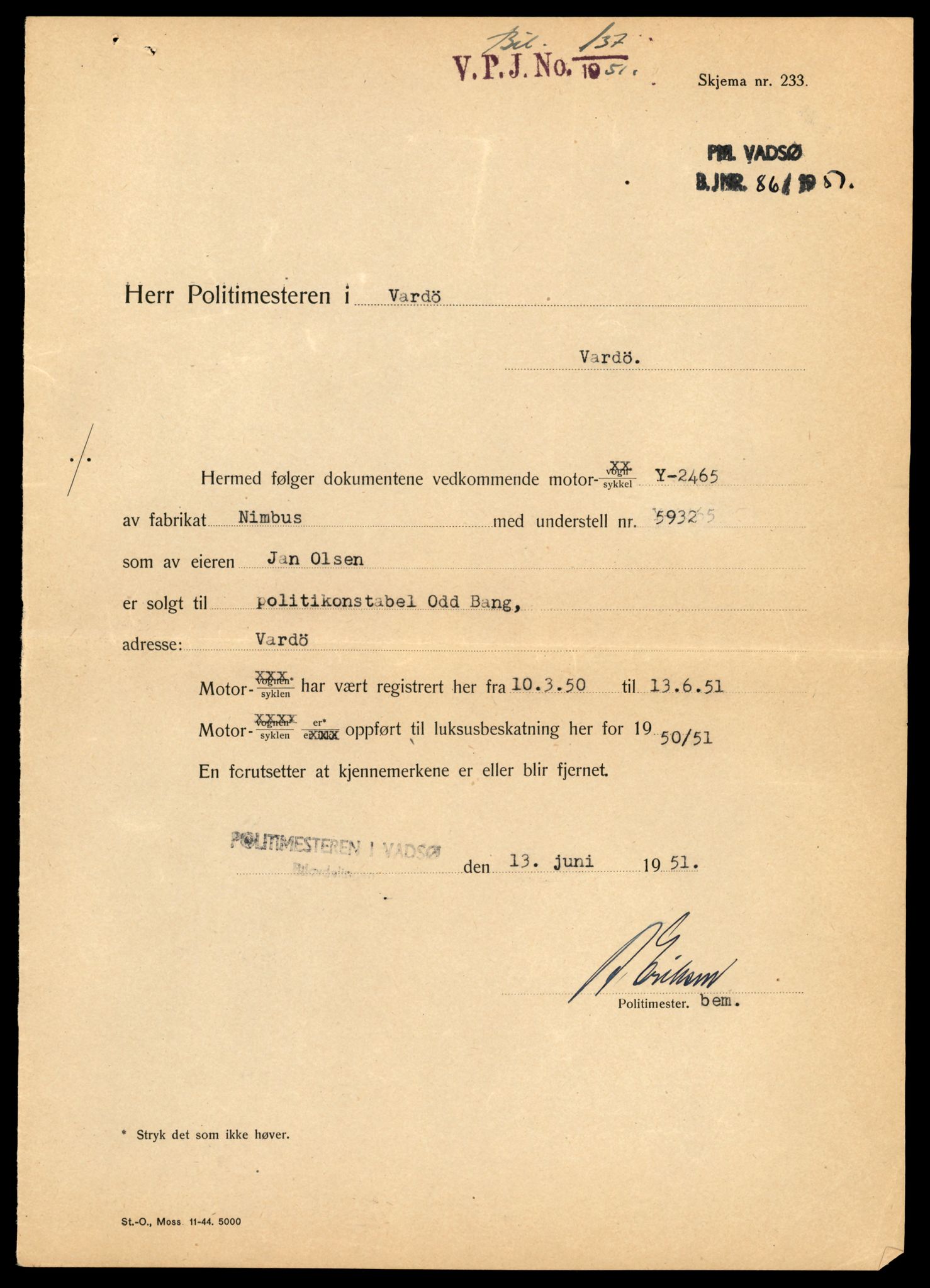 Møre og Romsdal vegkontor - Ålesund trafikkstasjon, AV/SAT-A-4099/F/Fe/L0025: Registreringskort for kjøretøy T 10931 - T 11045, 1927-1998, p. 2660