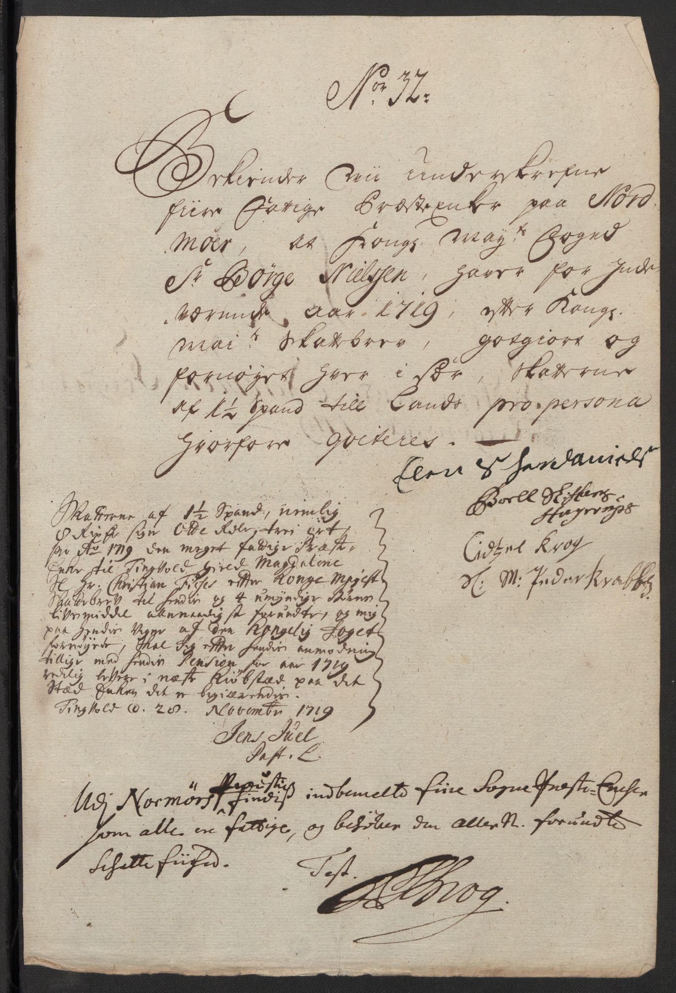 Rentekammeret inntil 1814, Reviderte regnskaper, Fogderegnskap, AV/RA-EA-4092/R56/L3752: Fogderegnskap Nordmøre, 1719, p. 208