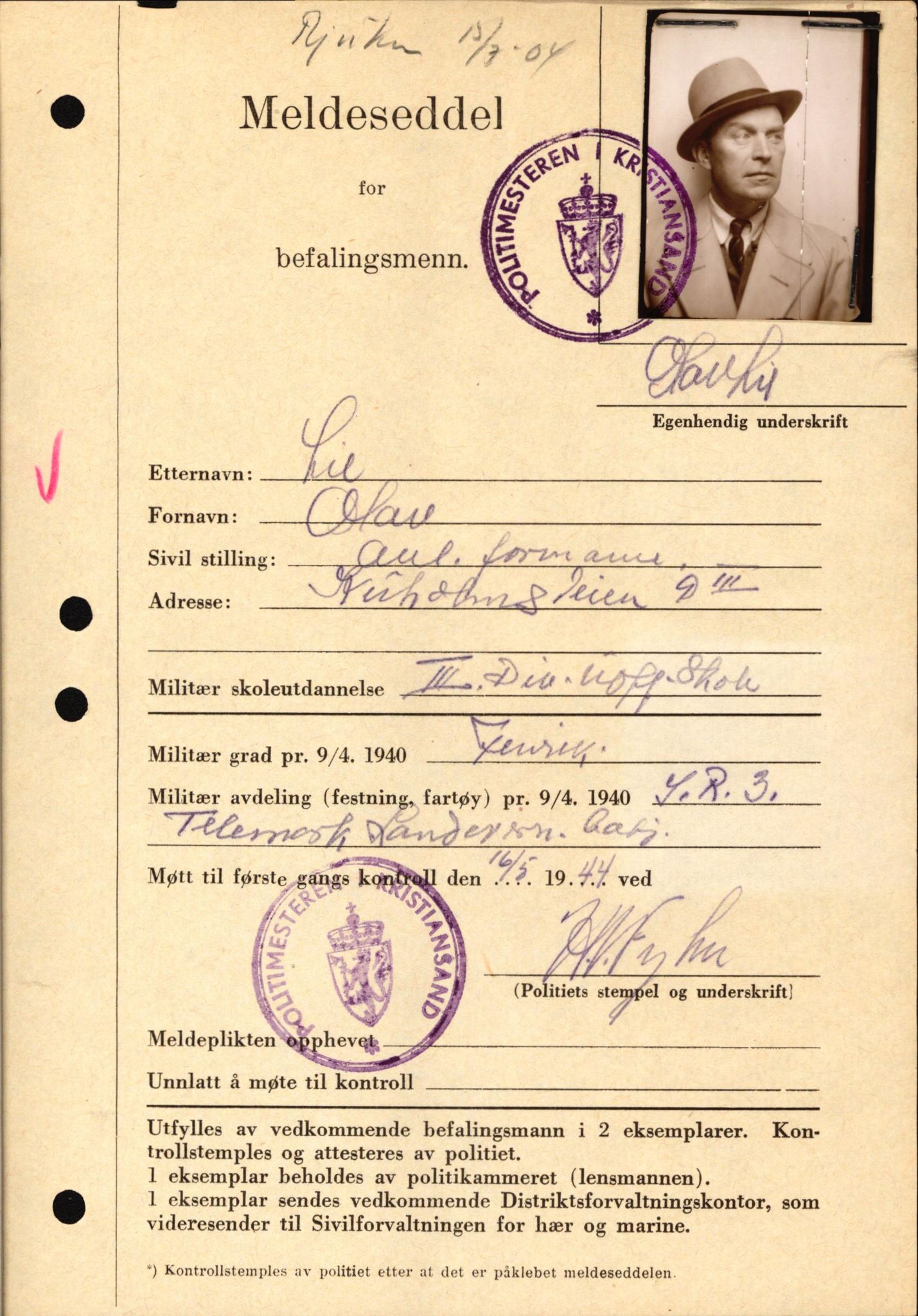 Forsvaret, Forsvarets krigshistoriske avdeling, AV/RA-RAFA-2017/Y/Yf/L0209: II-C-11-2121  -  Okkupasjonstiden.  Meldesedler for befal med foto og oppl. om militær grad 9. apr. 1940., 1944-1945, p. 76