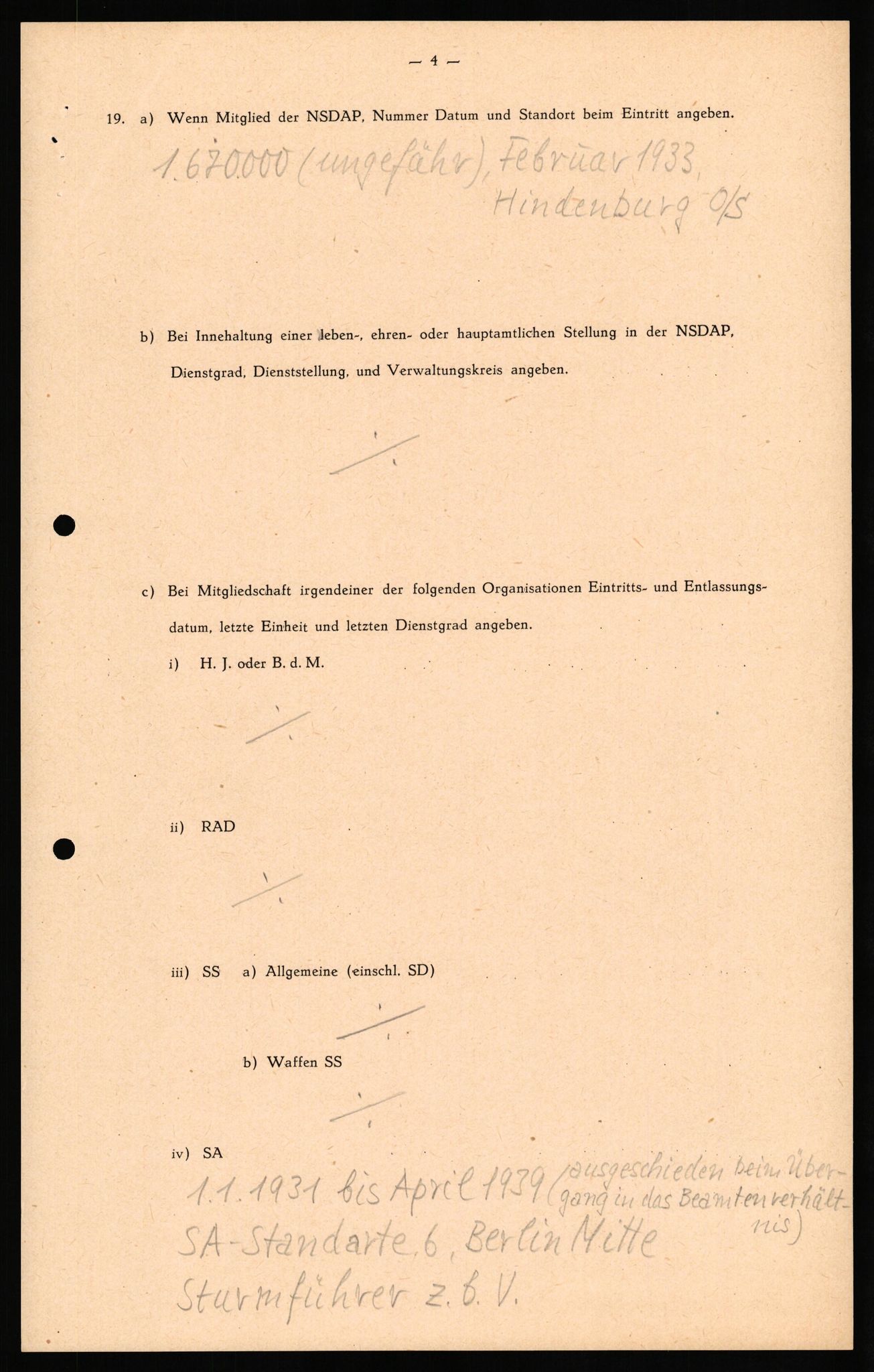 Forsvaret, Forsvarets overkommando II, AV/RA-RAFA-3915/D/Db/L0026: CI Questionaires. Tyske okkupasjonsstyrker i Norge. Tyskere., 1945-1946, p. 10