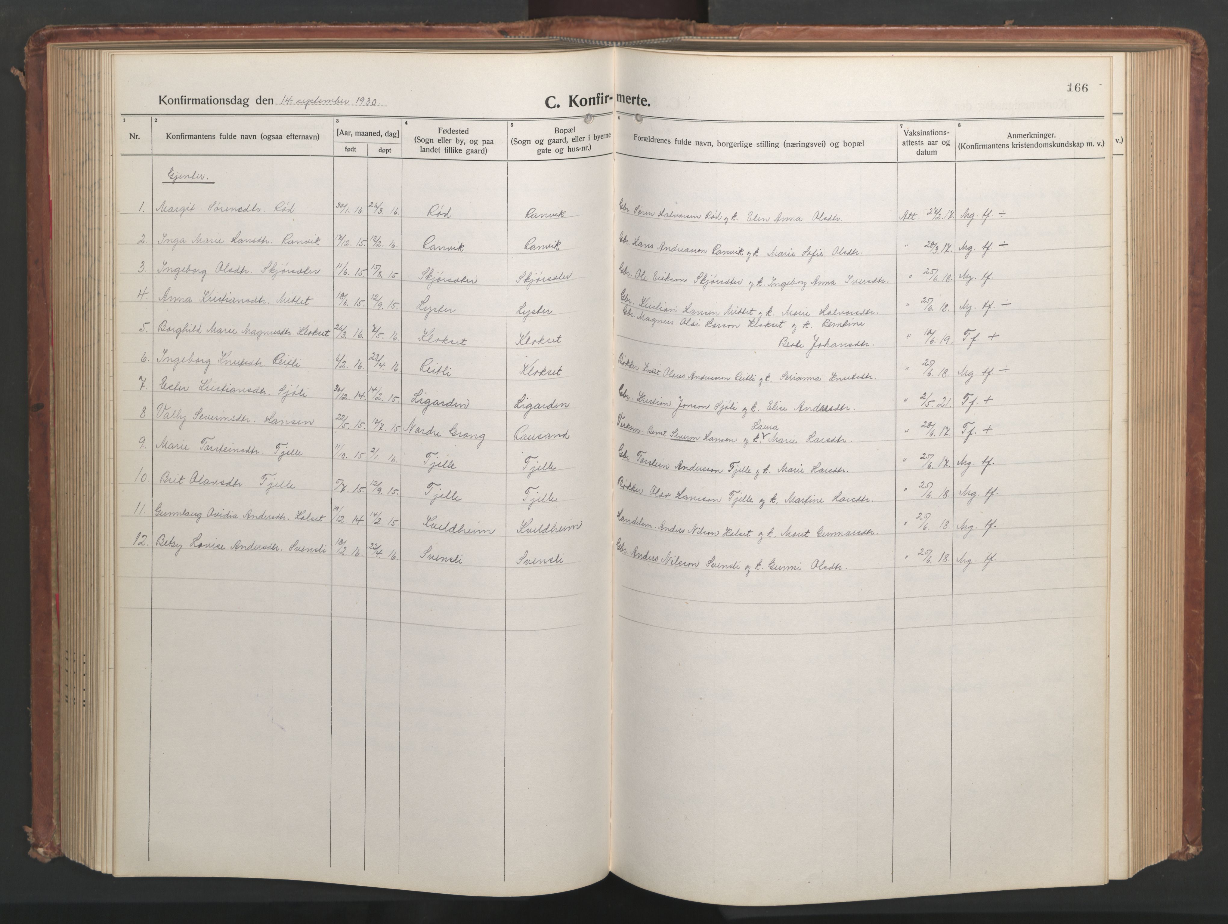 Ministerialprotokoller, klokkerbøker og fødselsregistre - Møre og Romsdal, SAT/A-1454/551/L0633: Parish register (copy) no. 551C05, 1921-1961, p. 166