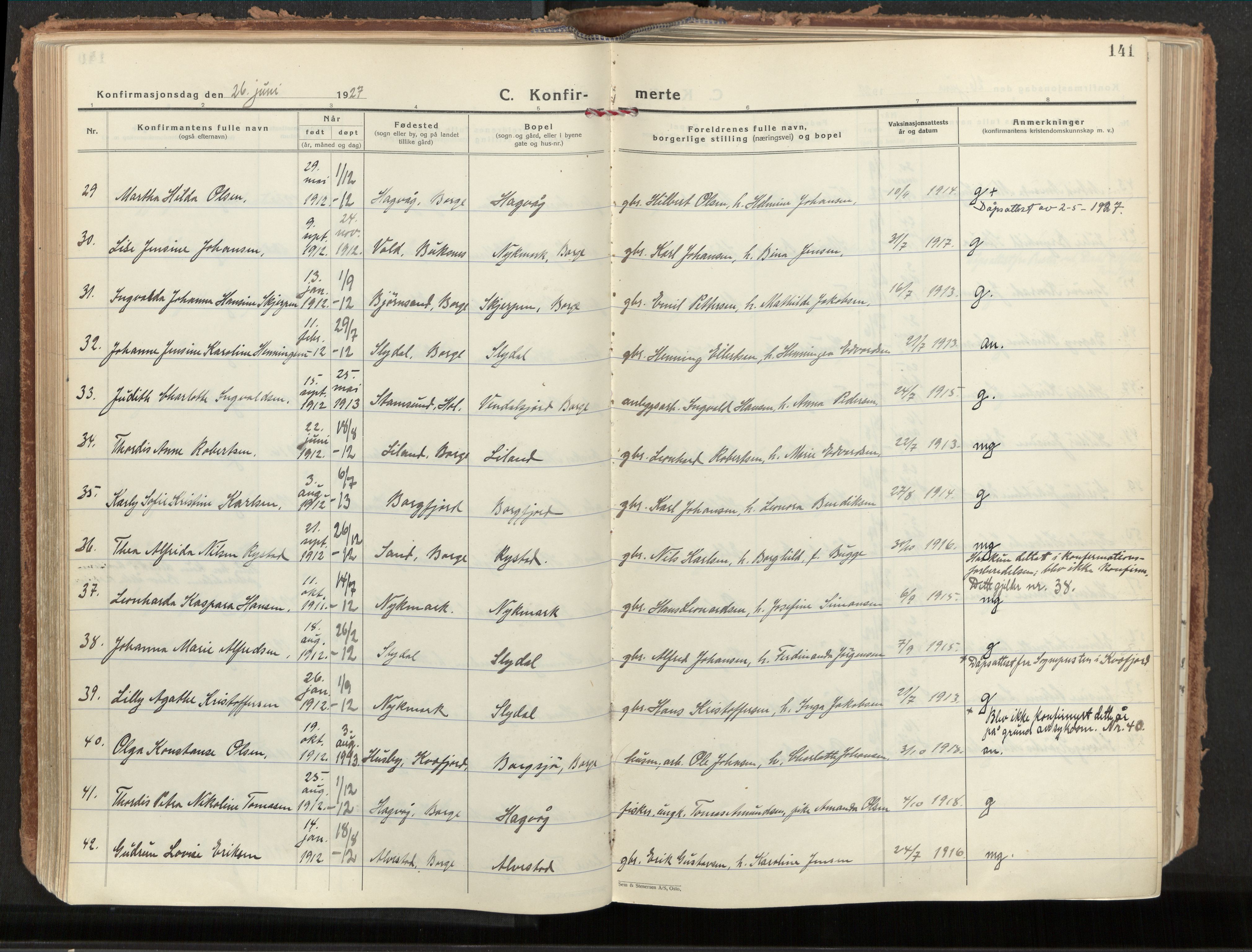 Ministerialprotokoller, klokkerbøker og fødselsregistre - Nordland, AV/SAT-A-1459/880/L1137: Parish register (official) no. 880A11, 1927-1944, p. 141