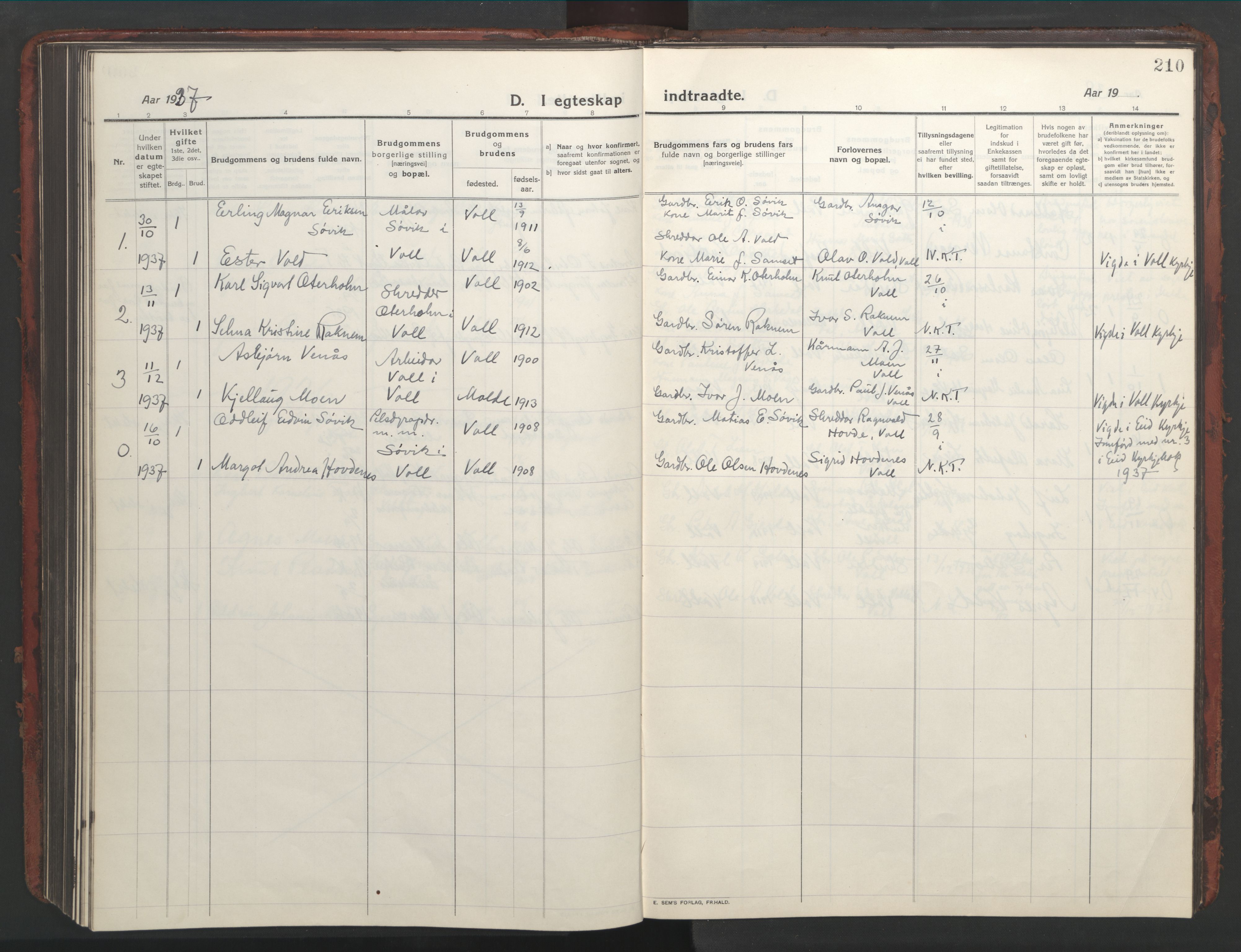 Ministerialprotokoller, klokkerbøker og fødselsregistre - Møre og Romsdal, AV/SAT-A-1454/543/L0565: Parish register (copy) no. 543C03, 1916-1955, p. 210