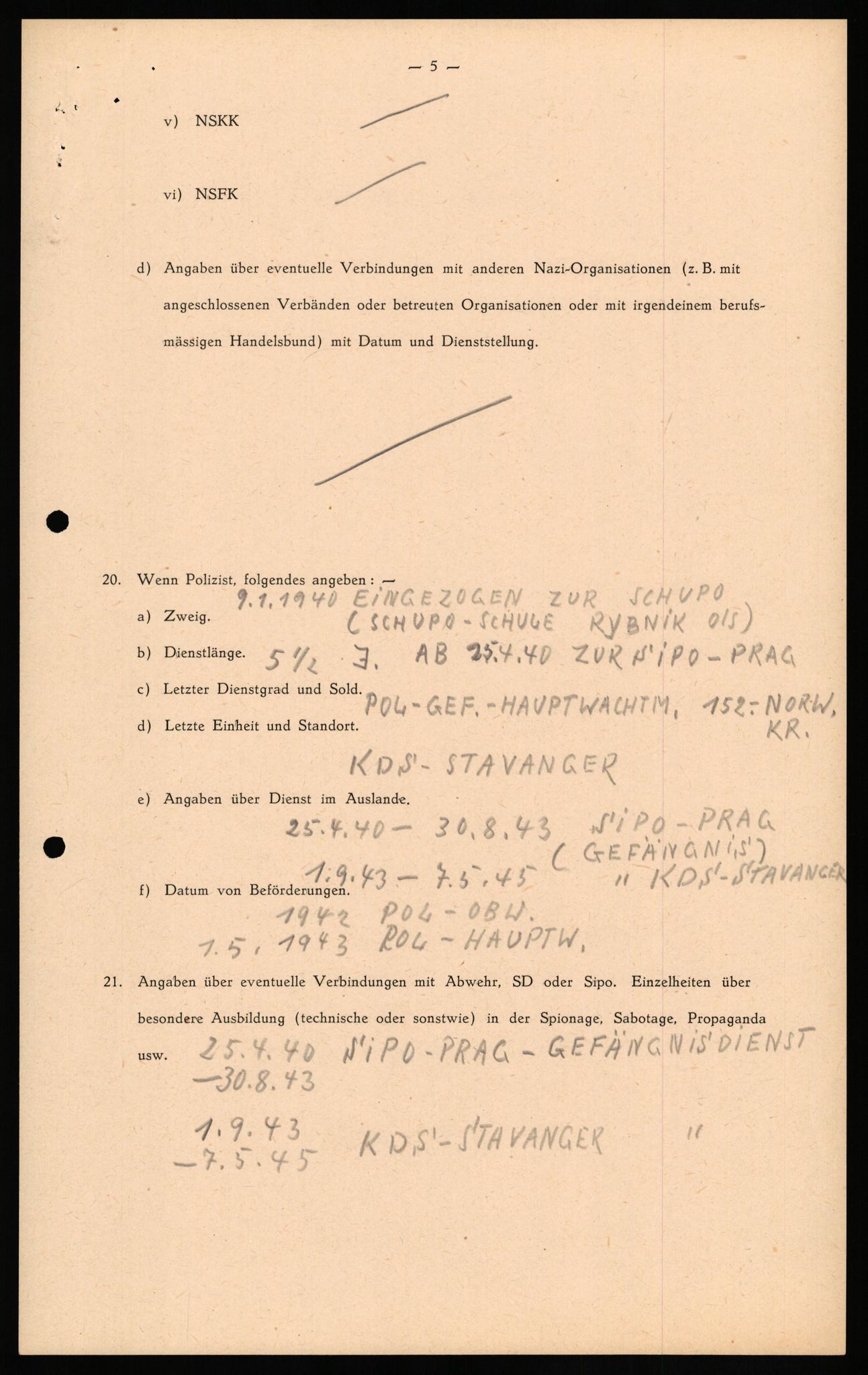 Forsvaret, Forsvarets overkommando II, AV/RA-RAFA-3915/D/Db/L0032: CI Questionaires. Tyske okkupasjonsstyrker i Norge. Tyskere., 1945-1946, p. 136