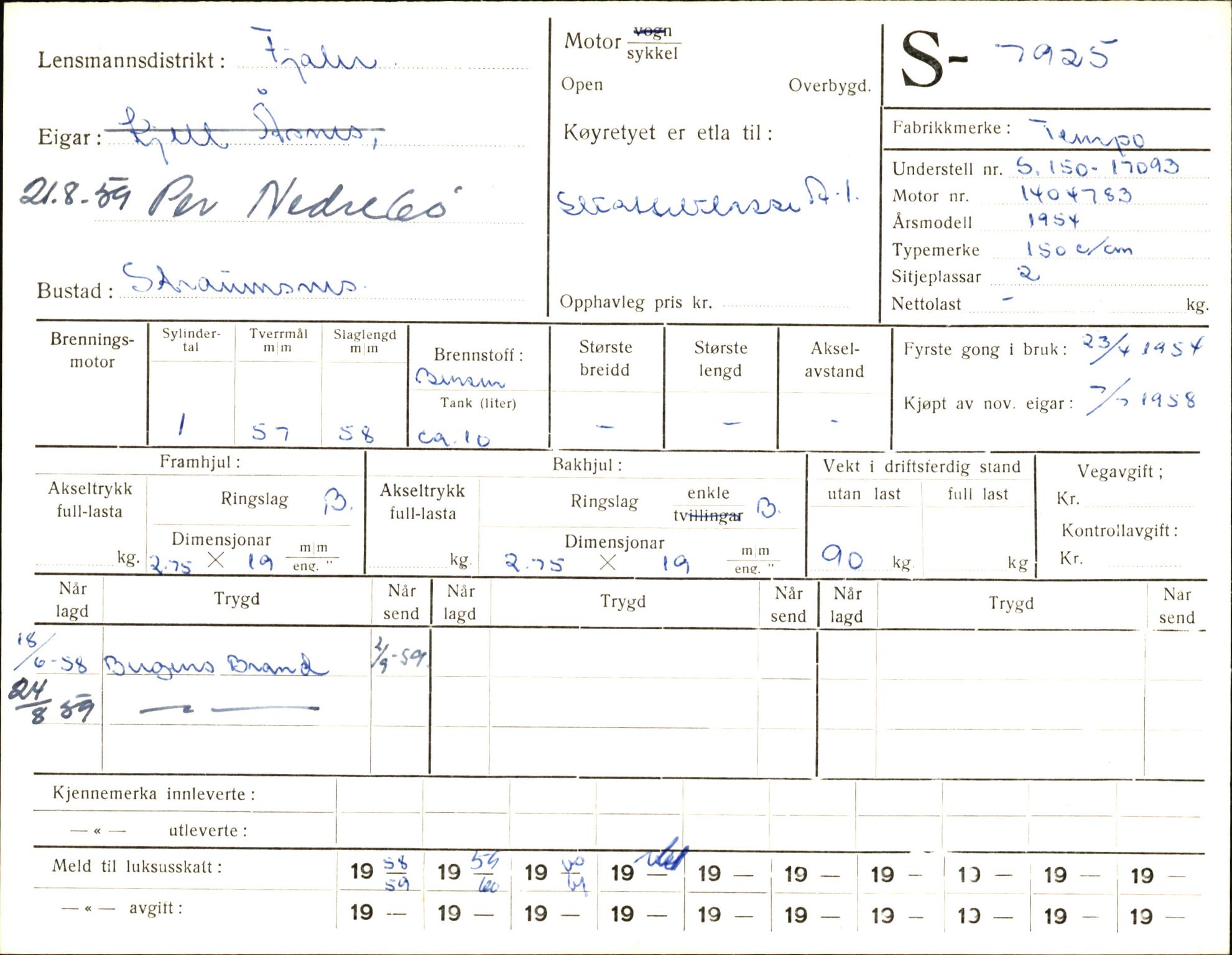 Statens vegvesen, Sogn og Fjordane vegkontor, AV/SAB-A-5301/4/F/L0005: Registerkort utmeldte Fjordane S7900-8299, 1930-1961, p. 40