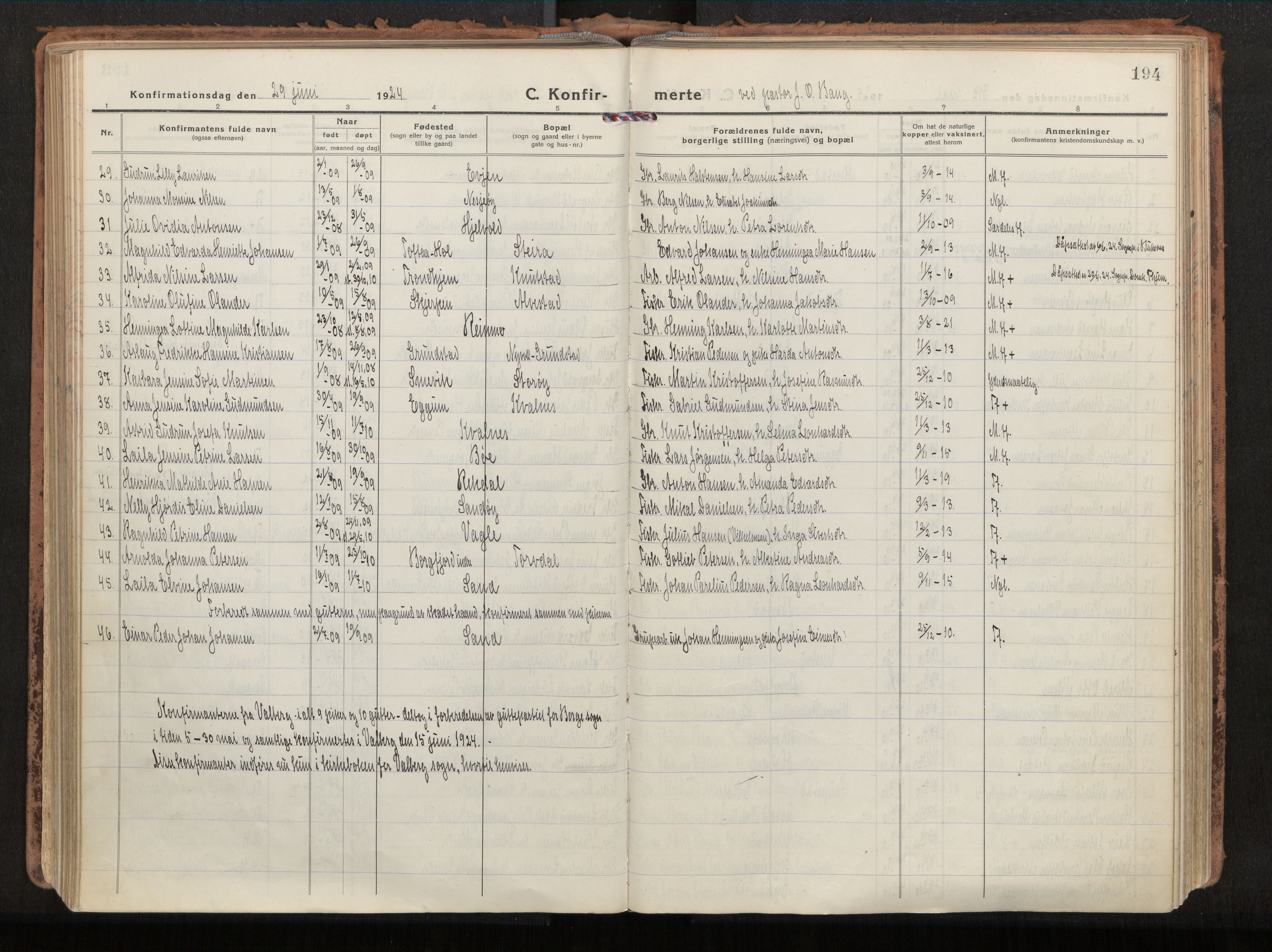 Ministerialprotokoller, klokkerbøker og fødselsregistre - Nordland, SAT/A-1459/880/L1136: Parish register (official) no. 880A10, 1919-1927, p. 194