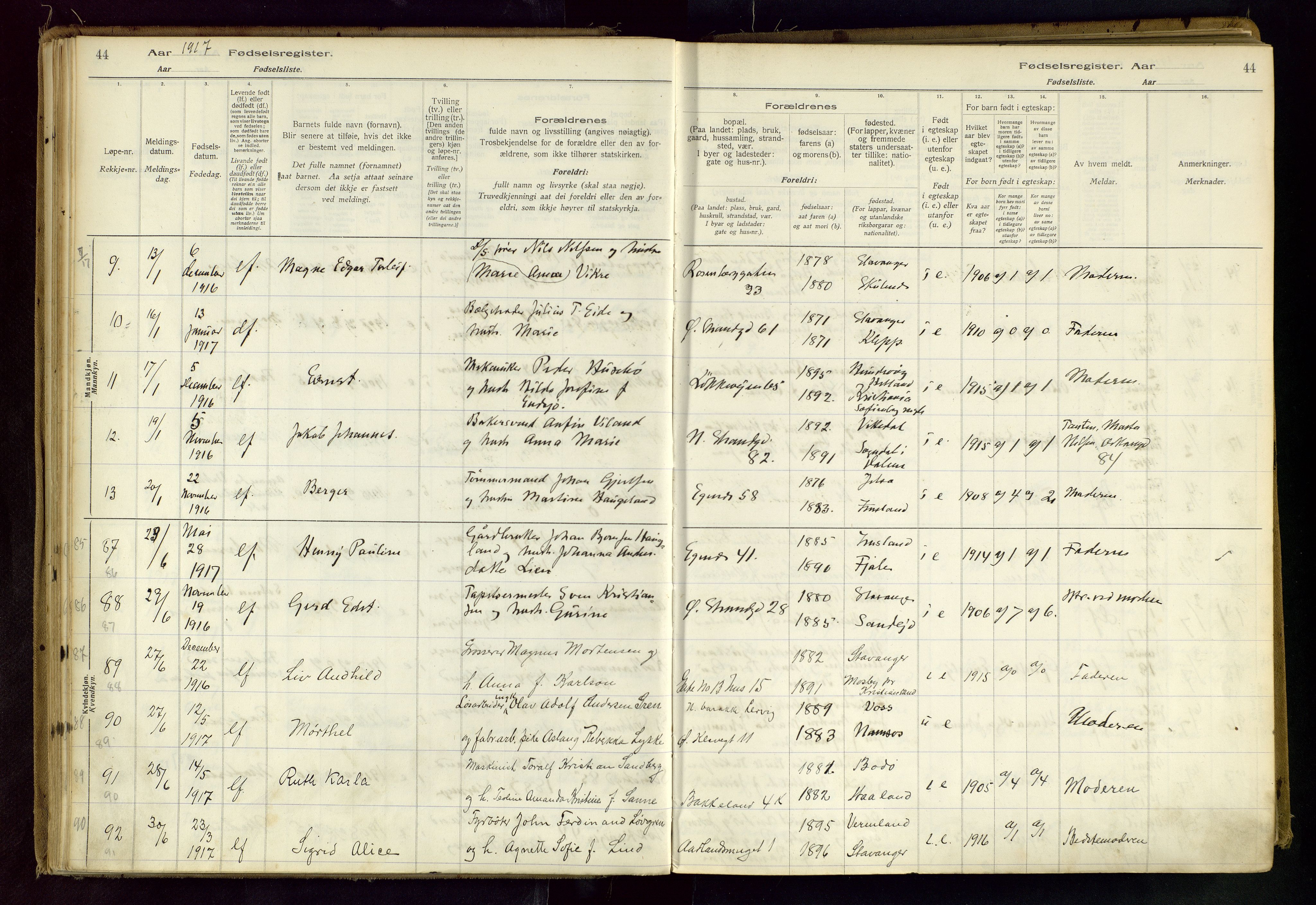 Domkirken sokneprestkontor, AV/SAST-A-101812/002/B/L0001: Birth register no. 1, 1916-1920, p. 44