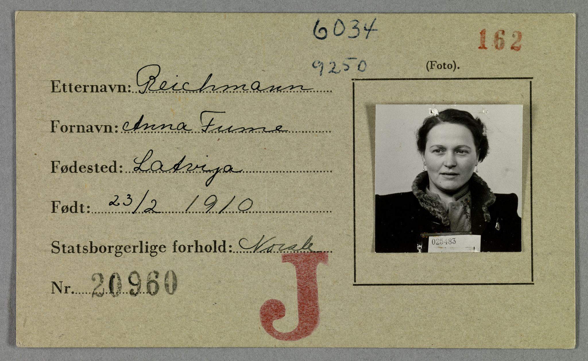 Sosialdepartementet, Våre Falne, RA/S-1708/E/Ee/L0021A: Fotografier av jøder på legitimasjonskort (1941-42), 1941-1942, p. 277