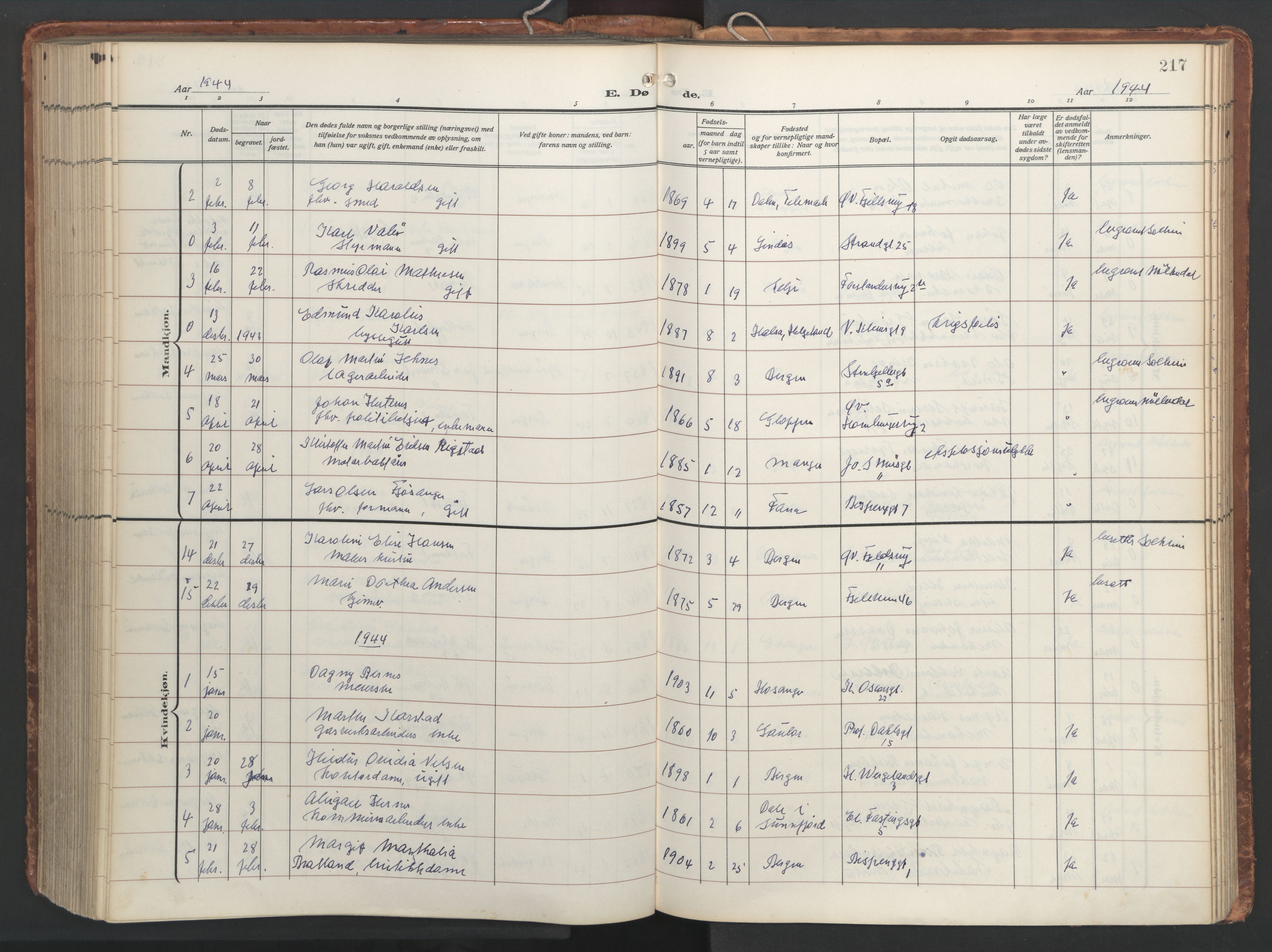 Korskirken sokneprestembete, SAB/A-76101/H/Hab: Parish register (copy) no. E 5, 1910-1956, p. 216b-217a