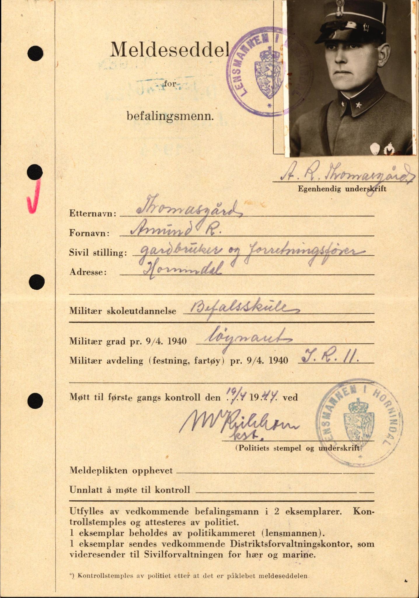 Forsvaret, Forsvarets krigshistoriske avdeling, AV/RA-RAFA-2017/Y/Yf/L0209: II-C-11-2121  -  Okkupasjonstiden.  Meldesedler for befal med foto og oppl. om militær grad 9. apr. 1940., 1944-1945, p. 1082