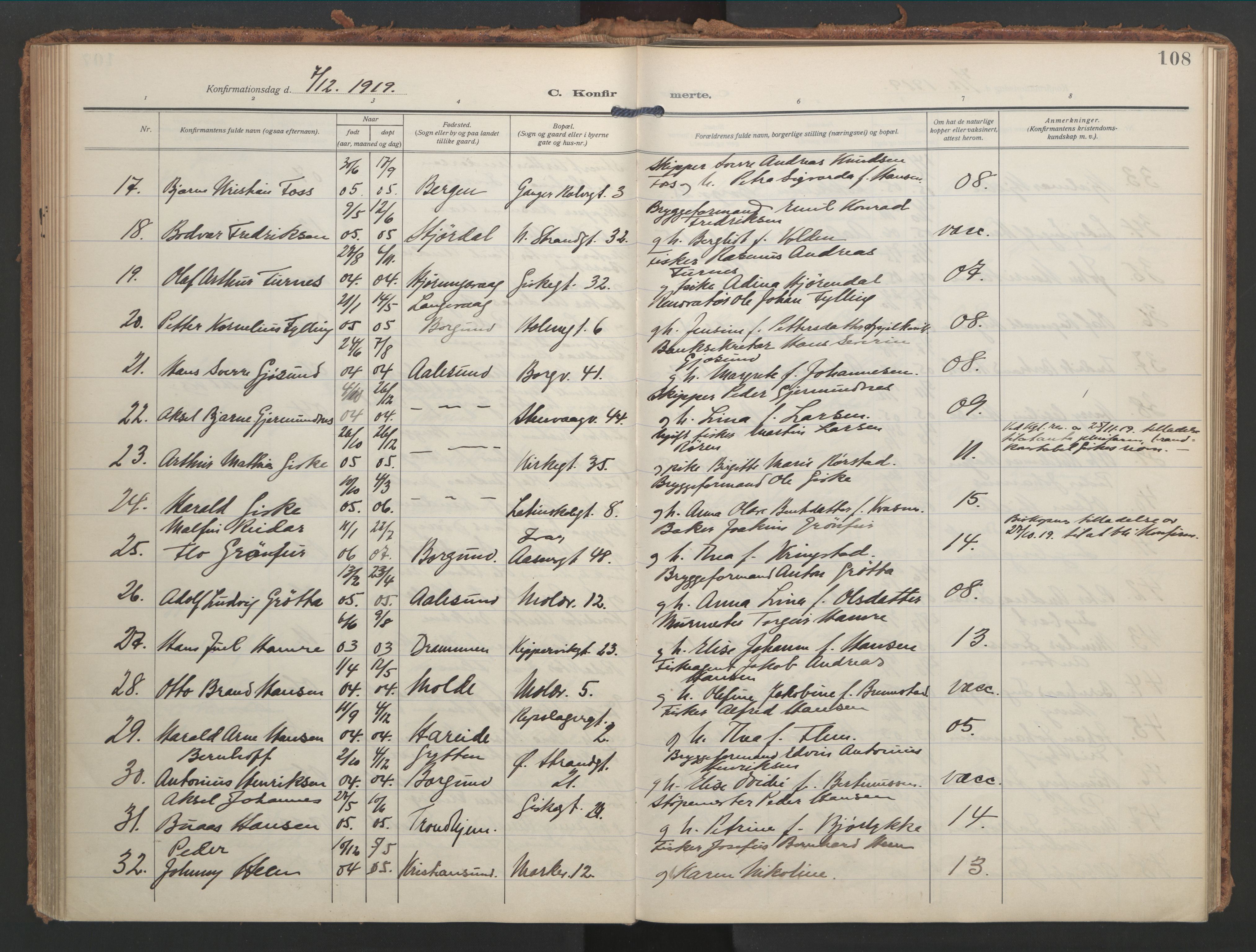 Ministerialprotokoller, klokkerbøker og fødselsregistre - Møre og Romsdal, AV/SAT-A-1454/529/L0461: Parish register (official) no. 529A11, 1914-1925, p. 108