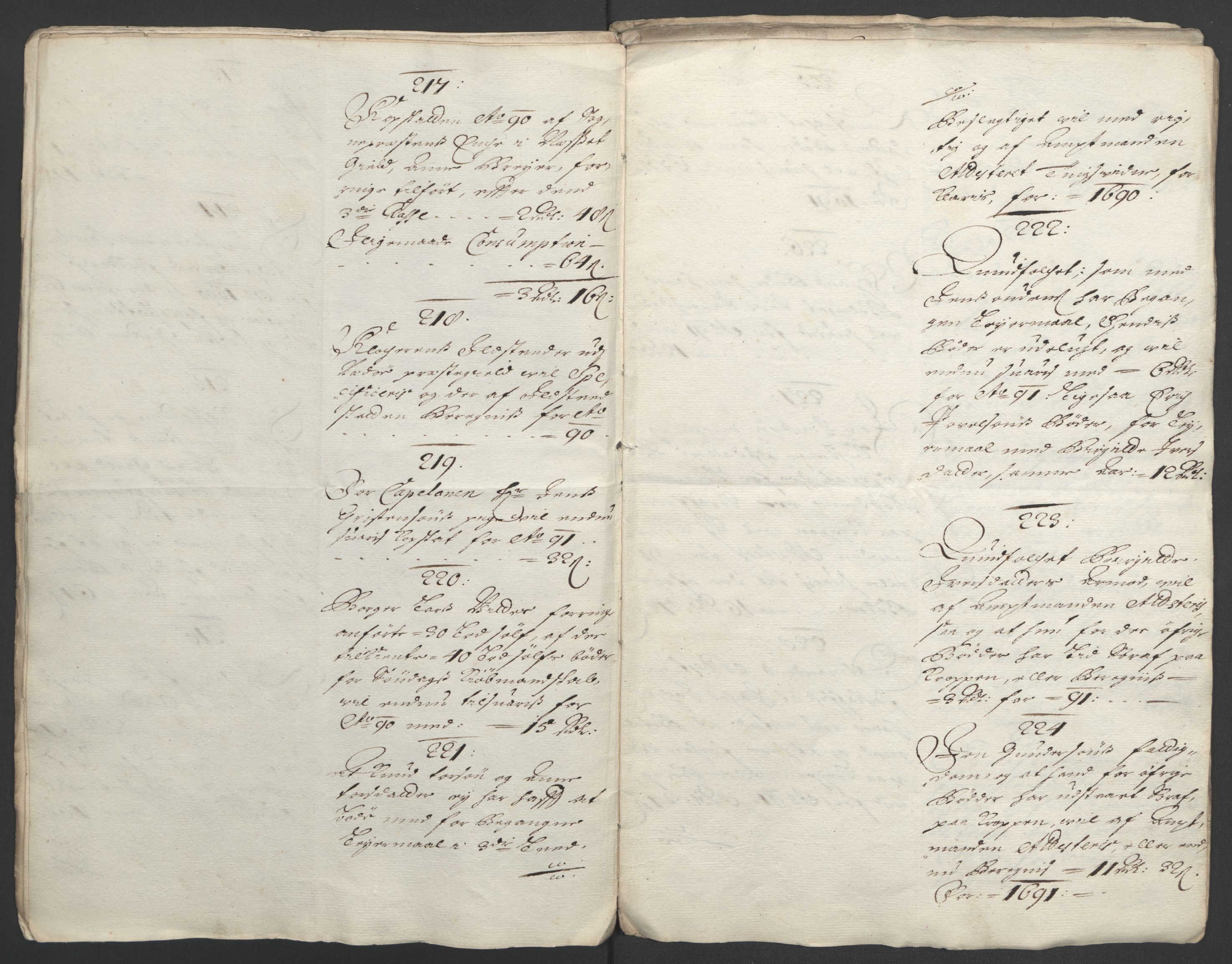 Rentekammeret inntil 1814, Reviderte regnskaper, Fogderegnskap, AV/RA-EA-4092/R55/L3650: Fogderegnskap Romsdal, 1692, p. 228